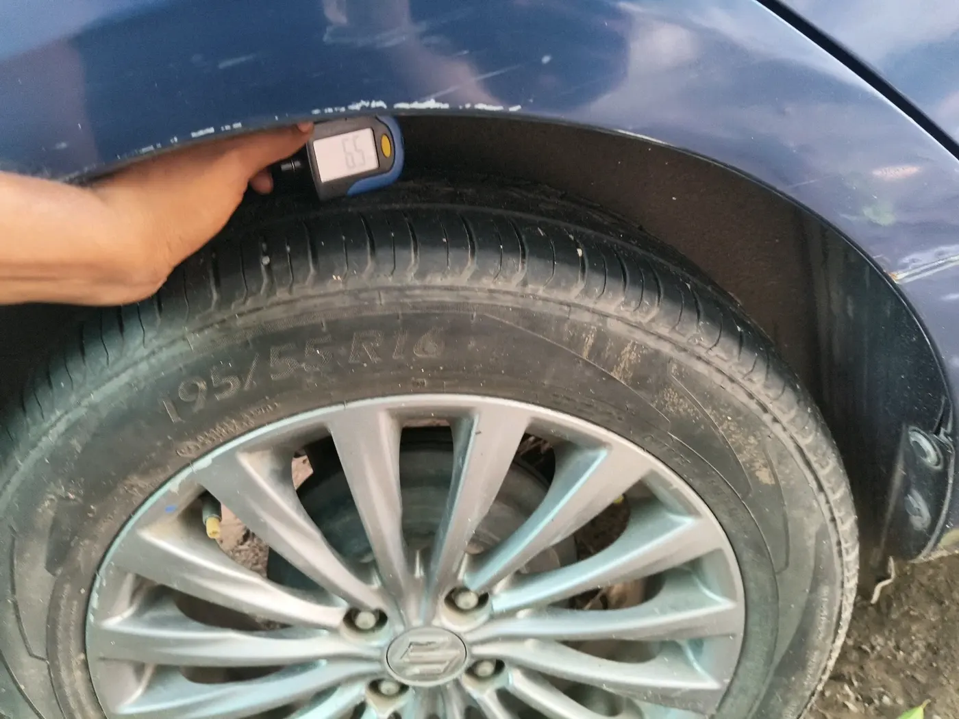 2017 Maruti Ciaz ALPHA  AT 1.4  PETROL, Petrol, Automatic, 1,43,248 km, tyre