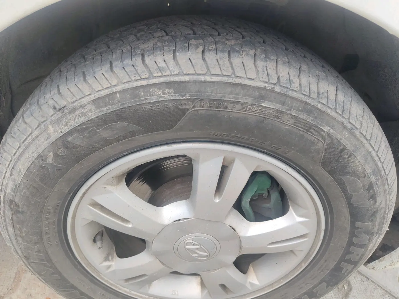 2011 Hyundai i20 ASTA 1.2, CNG, Manual, 1,15,842 km, tyre