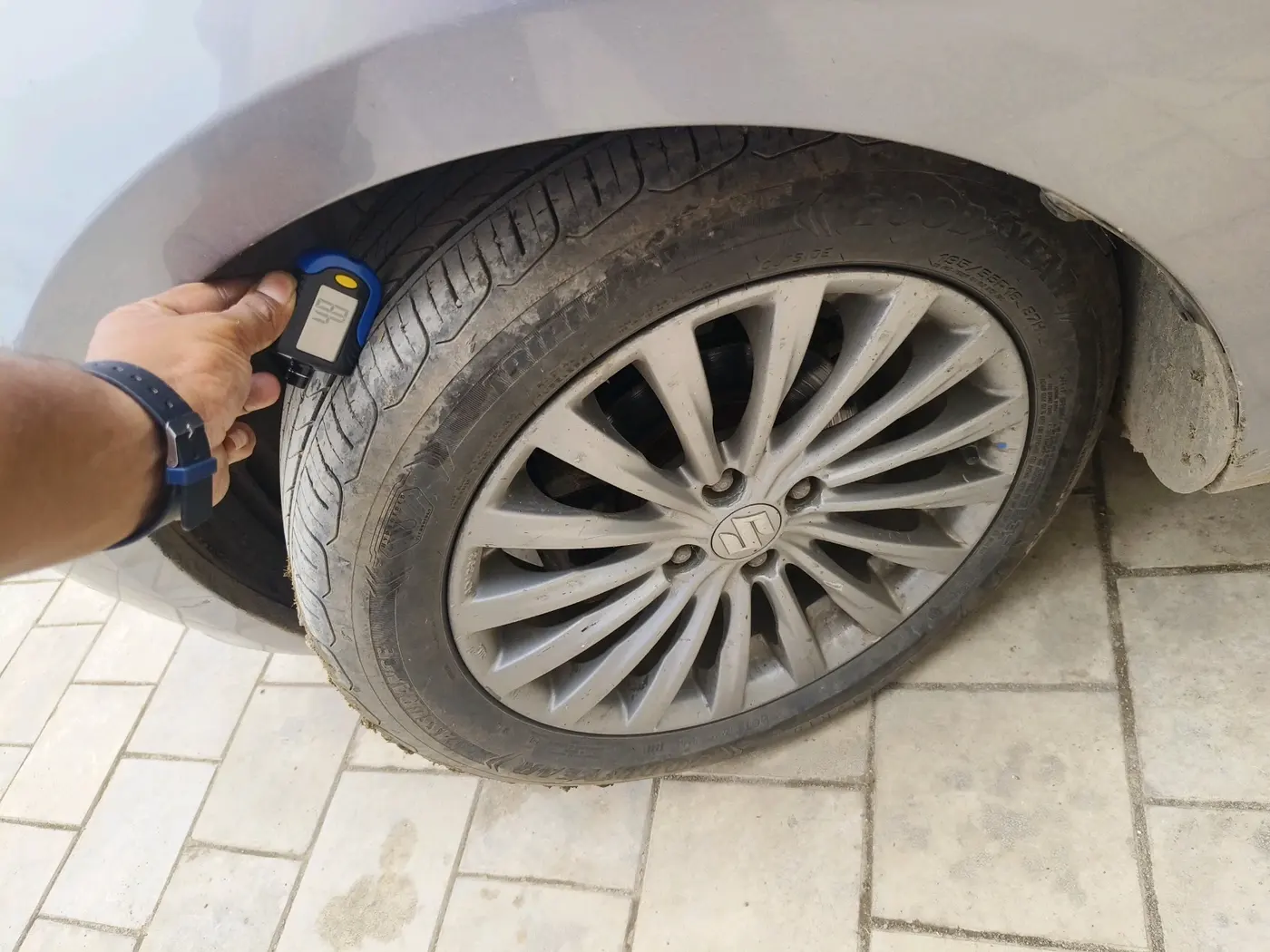 2015 Maruti Ciaz ZDI+ SHVS, Diesel, Manual, 2,44,992 km, tyre