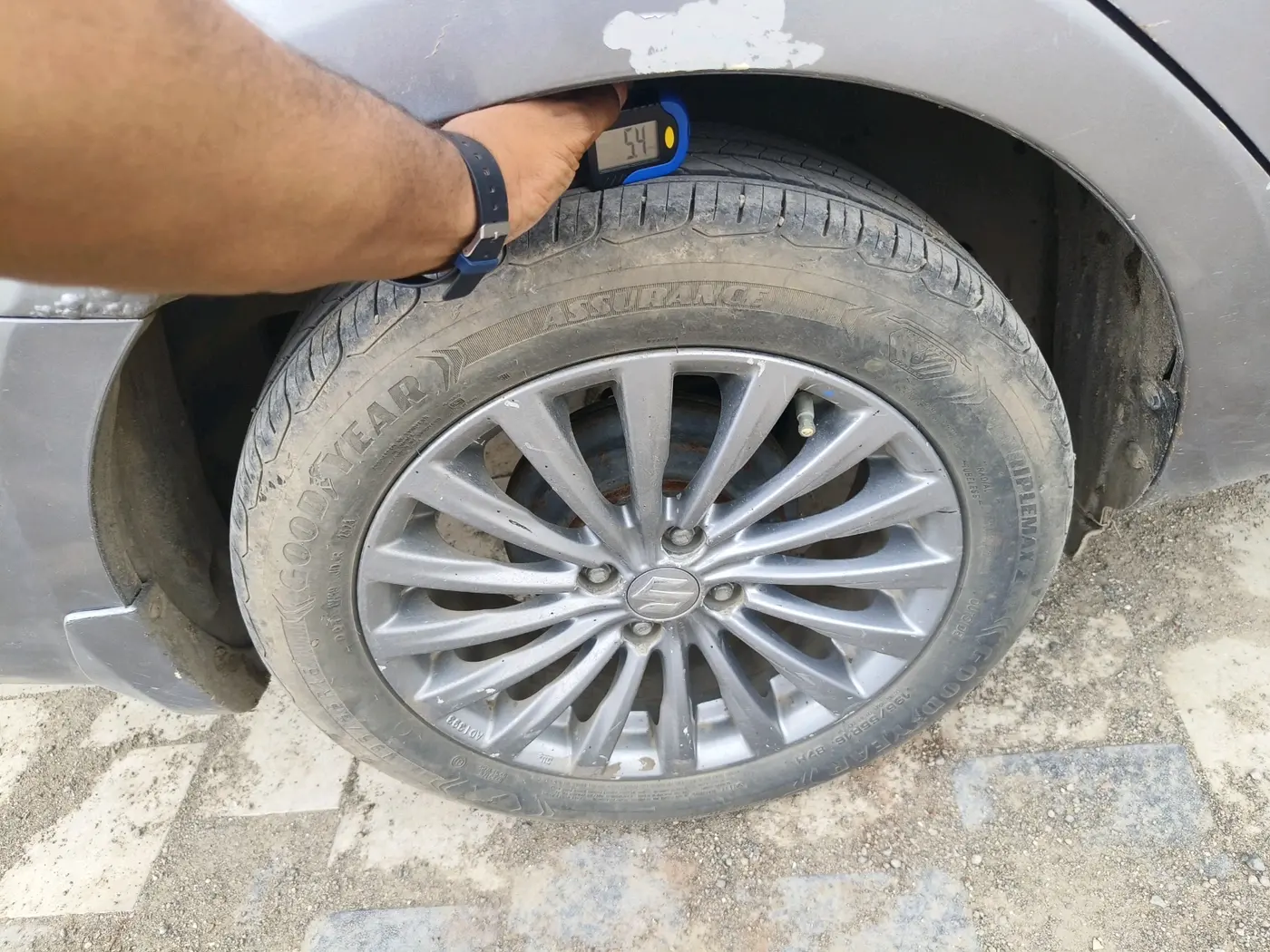 2015 Maruti Ciaz ZDI+ SHVS, Diesel, Manual, 2,44,992 km, tyre