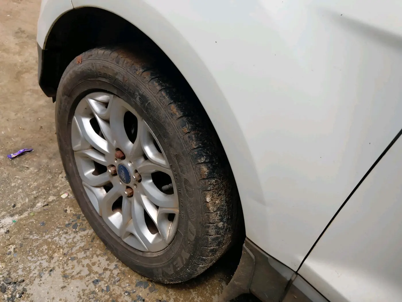 2016 Ford Ecosport TITANIUM 1.5L PETROL, Petrol, Manual, 1,00,000 km, tyre