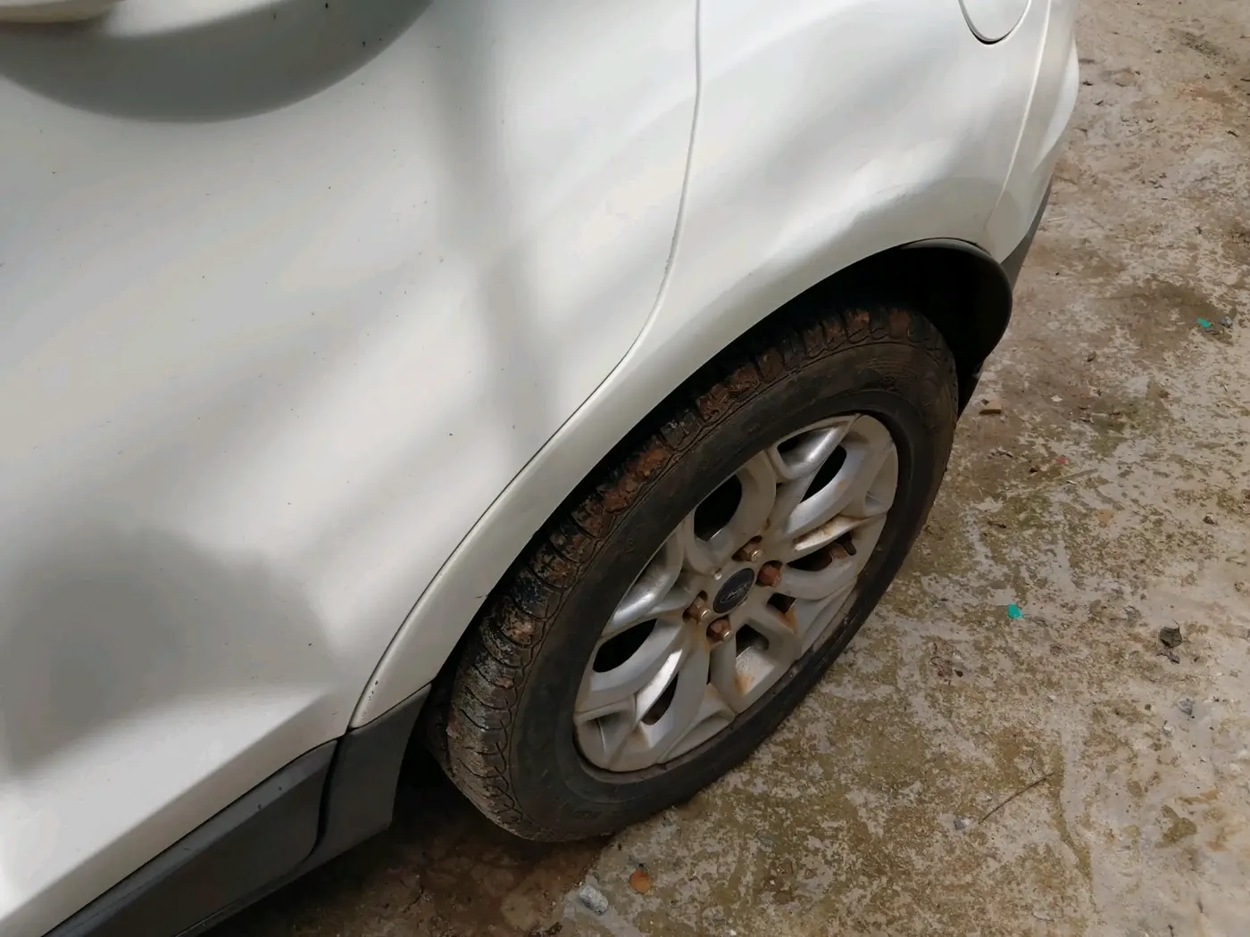 2016 Ford Ecosport TITANIUM 1.5L PETROL, Petrol, Manual, 1,00,000 km, tyre