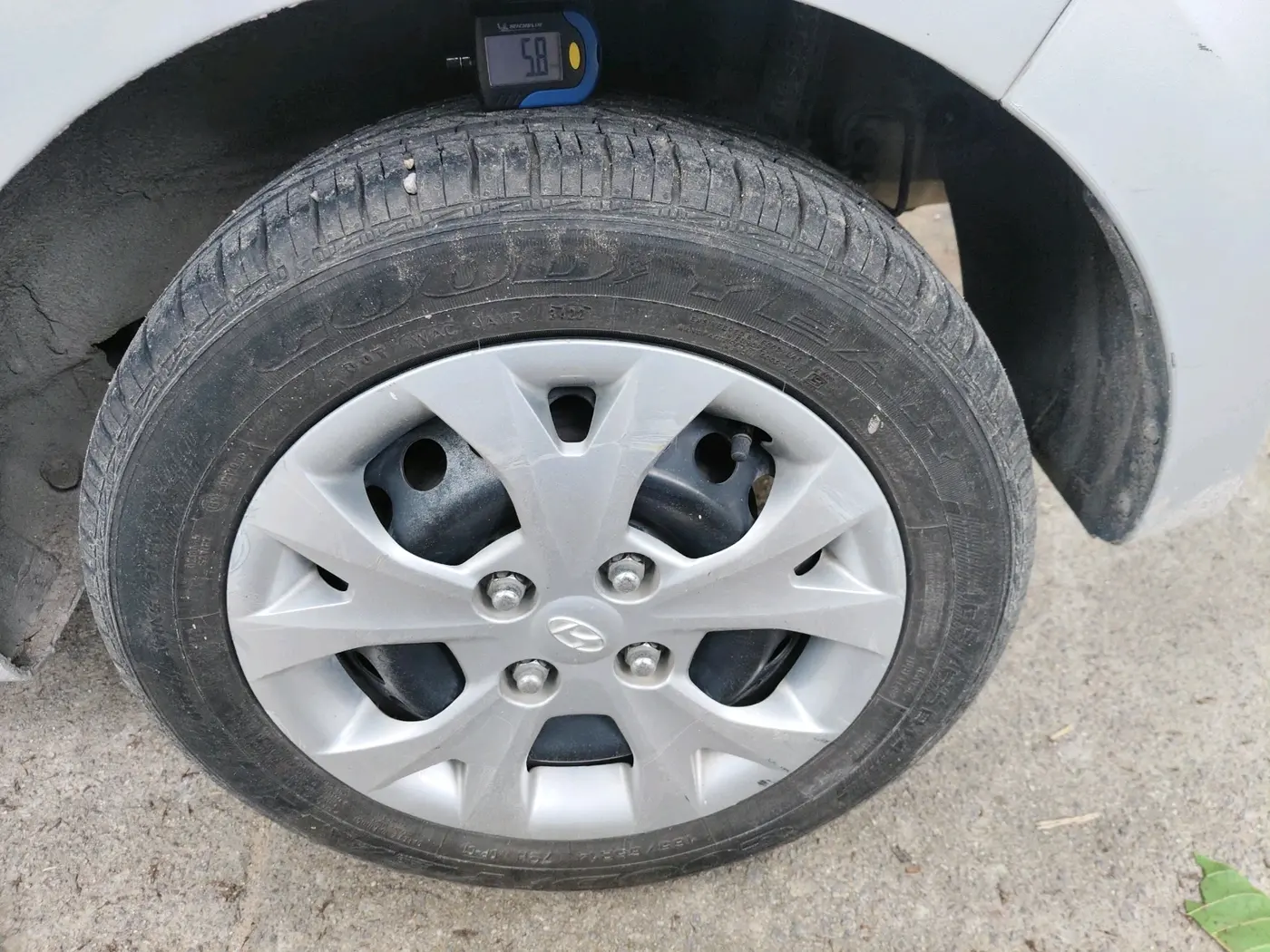 2014 Hyundai Grand i10 SPORTZ 1.1 CRDI, Diesel, Manual, 59,914 km, tyre