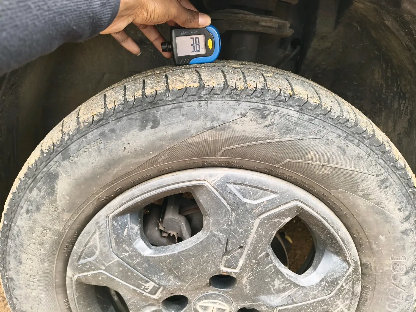 2022 Tata PUNCH ACCOMPLISHED MT, CNG, Manual, 61,110 km, tyre