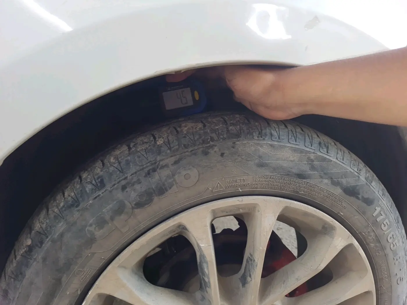 2018 Tata Tiago WIZZ EDITION PETROL, CNG, Manual, 96,272 km, tyre