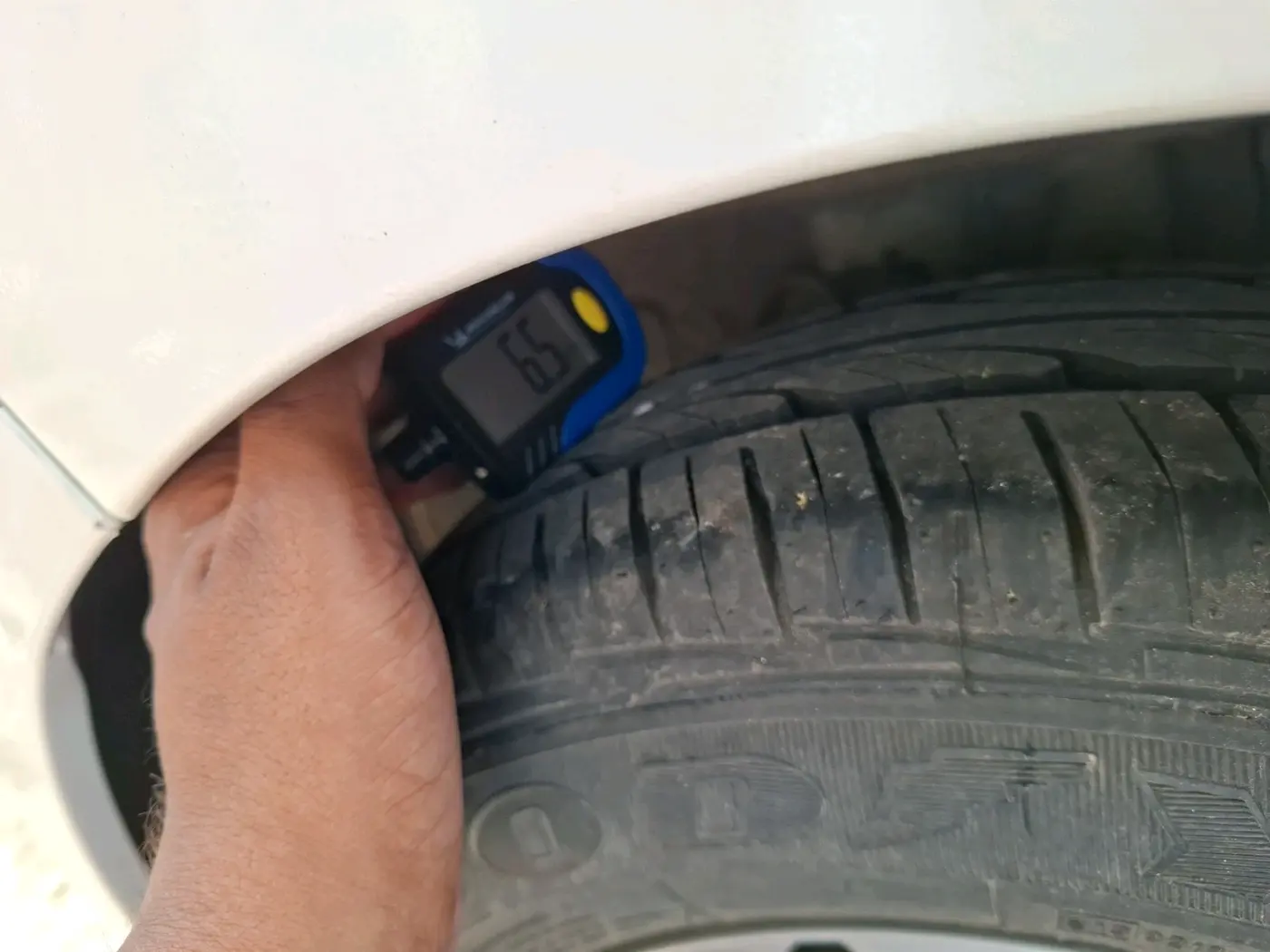 2012 Hyundai Eon ERA + LPG, Petrol, Manual, 14,524 km, tyre