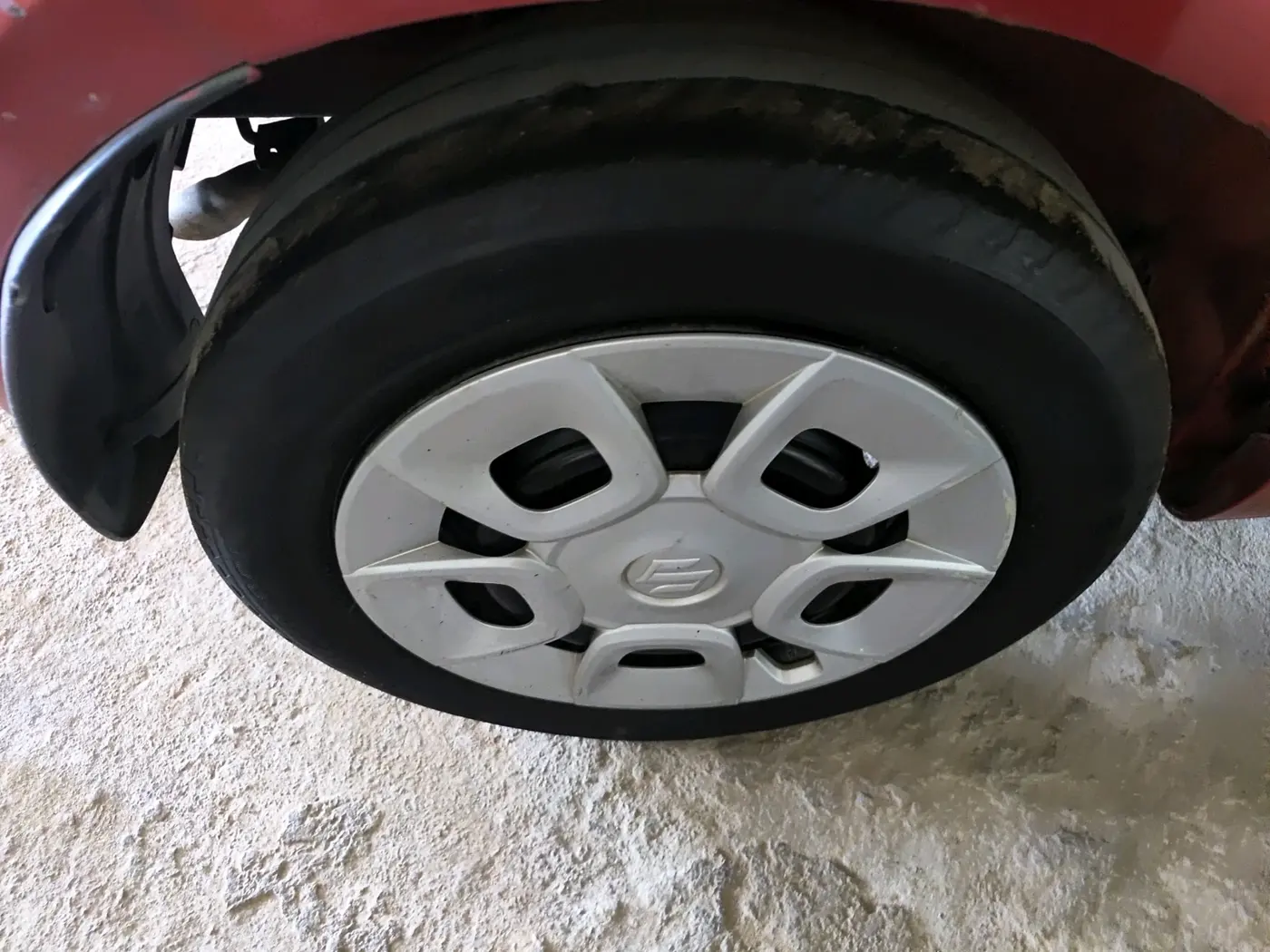 2017 Maruti IGNIS DELTA 1.2, Petrol, Manual, 1,21,080 km, tyre