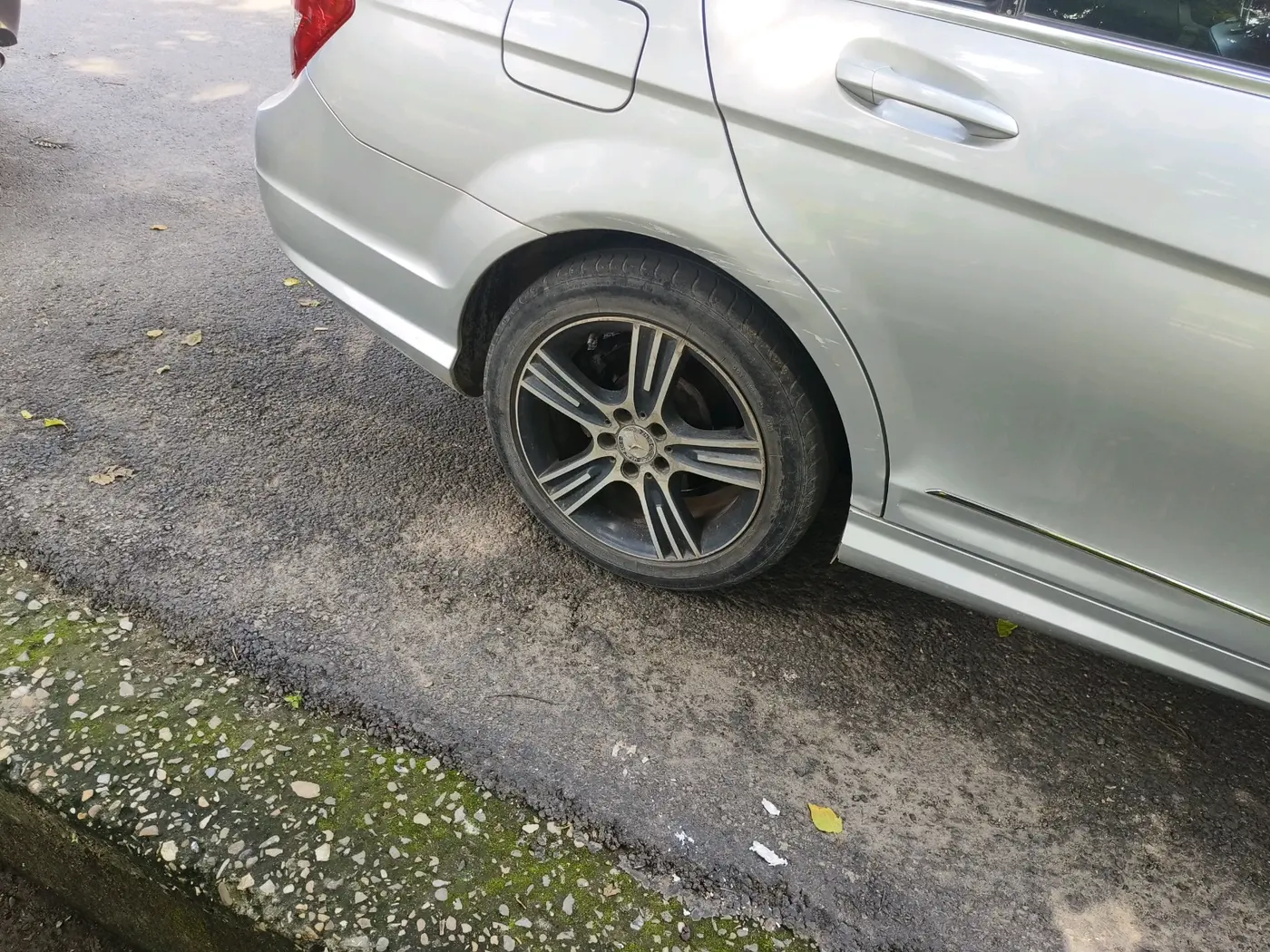 2014 Mercedes Benz C Class C 220 CDI AVANTGARDE, Diesel, Automatic, 1,20,336 km, tyre