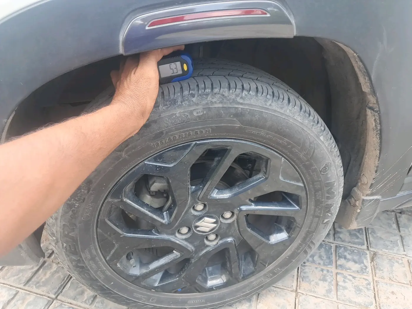 2025 Maruti FRONX DELTA PLUS 1.2L AGS, Petrol, Automatic, 15,457 km, tyre