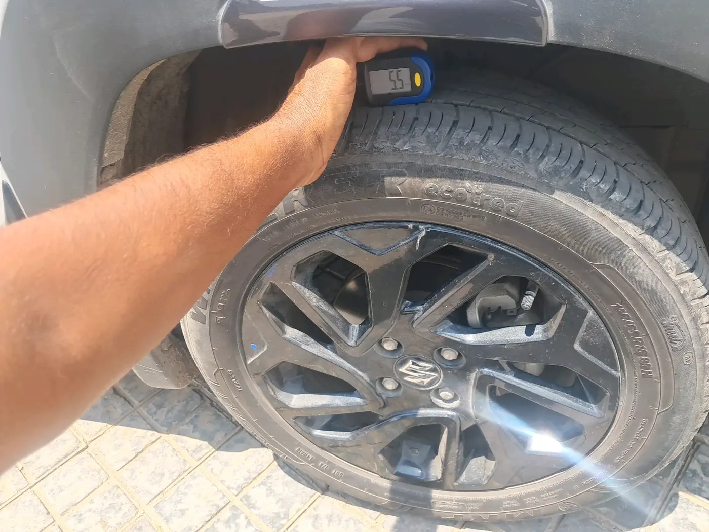 2025 Maruti FRONX DELTA PLUS 1.2L AGS, Petrol, Automatic, 15,457 km, tyre