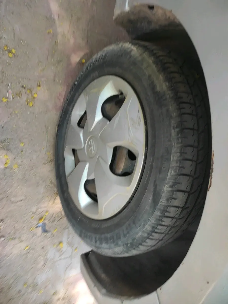 2018 Tata Tiago XT PETROL, Petrol, Manual, 1,32,414 km, tyre