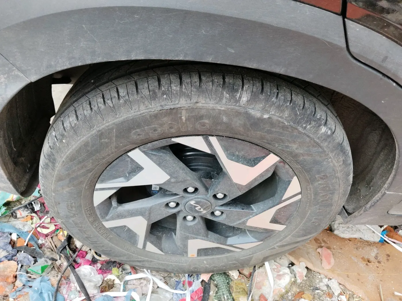 2025 KIA SONET HTK PLUS 1.5 DIESEL MT, Diesel, Manual, 8,352 km, tyre
