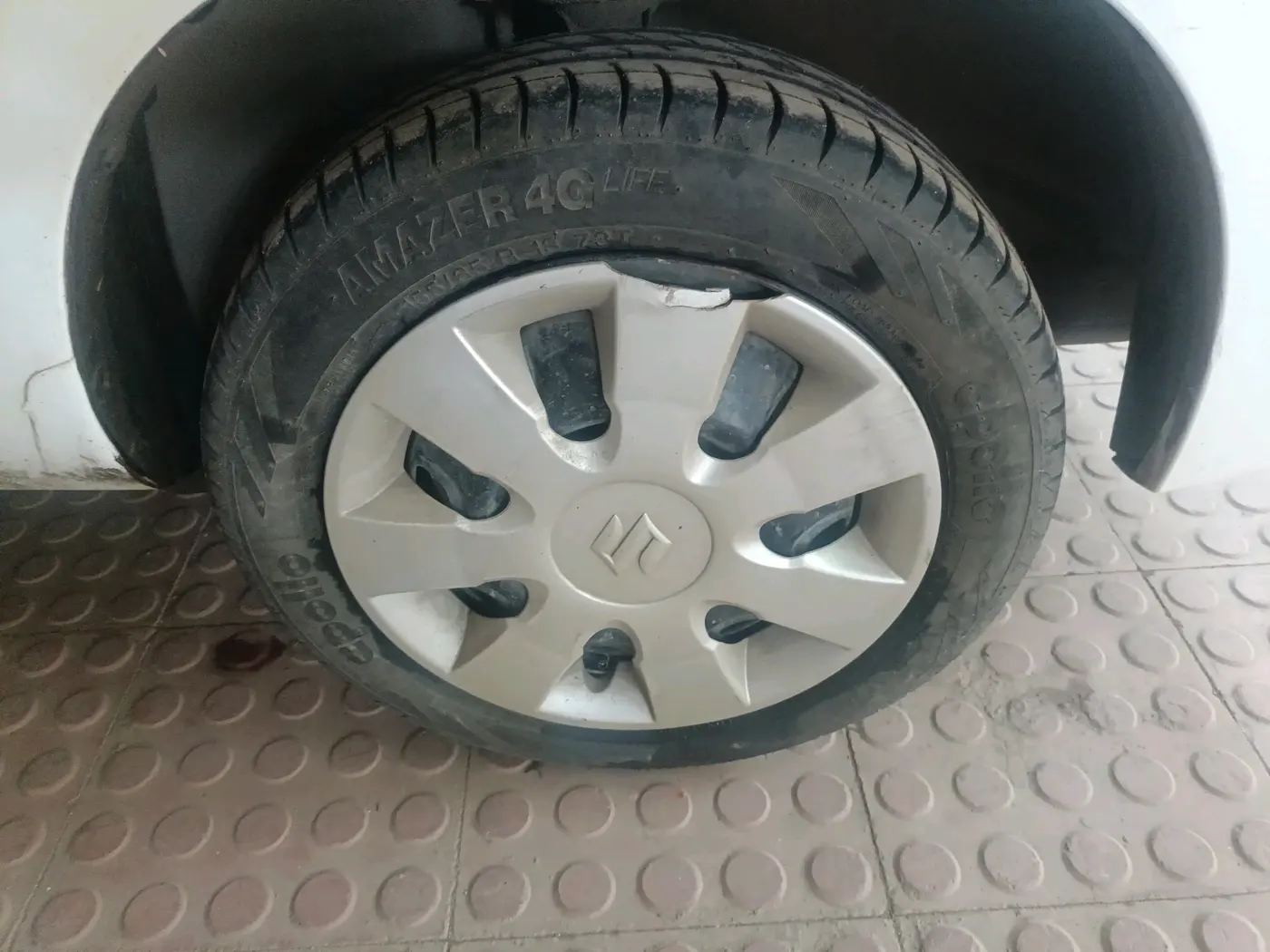 2015 Maruti Alto K10 VXI, CNG, Manual, 51,860 km, tyre