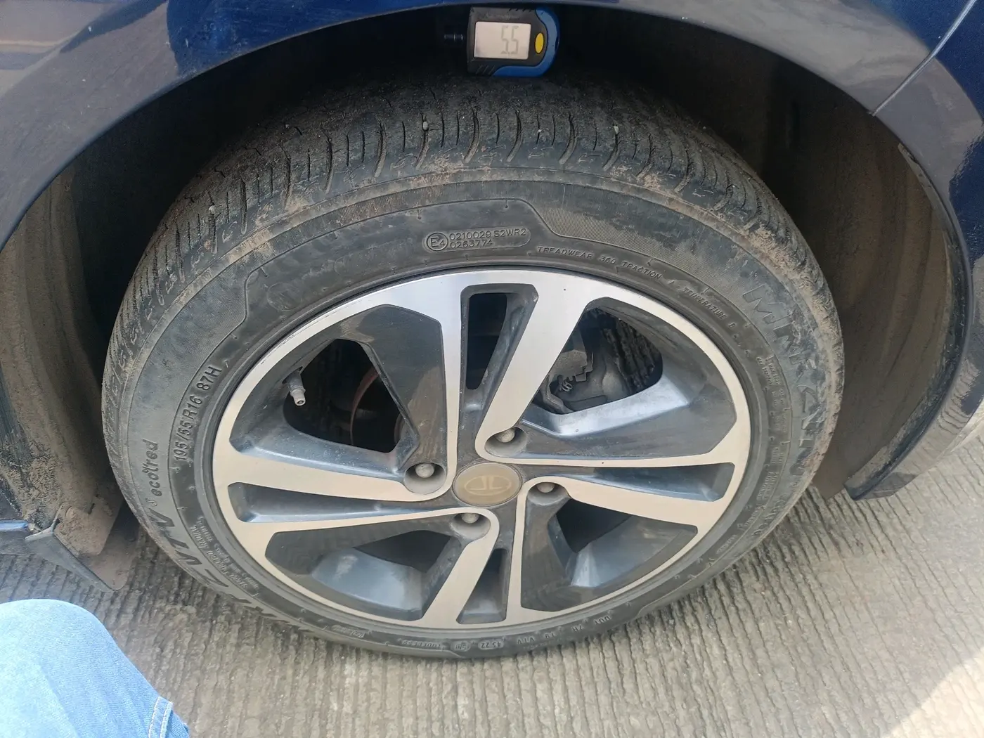 2022 Tata ALTROZ XZ PETROL, Petrol, Manual, 26,090 km, tyre