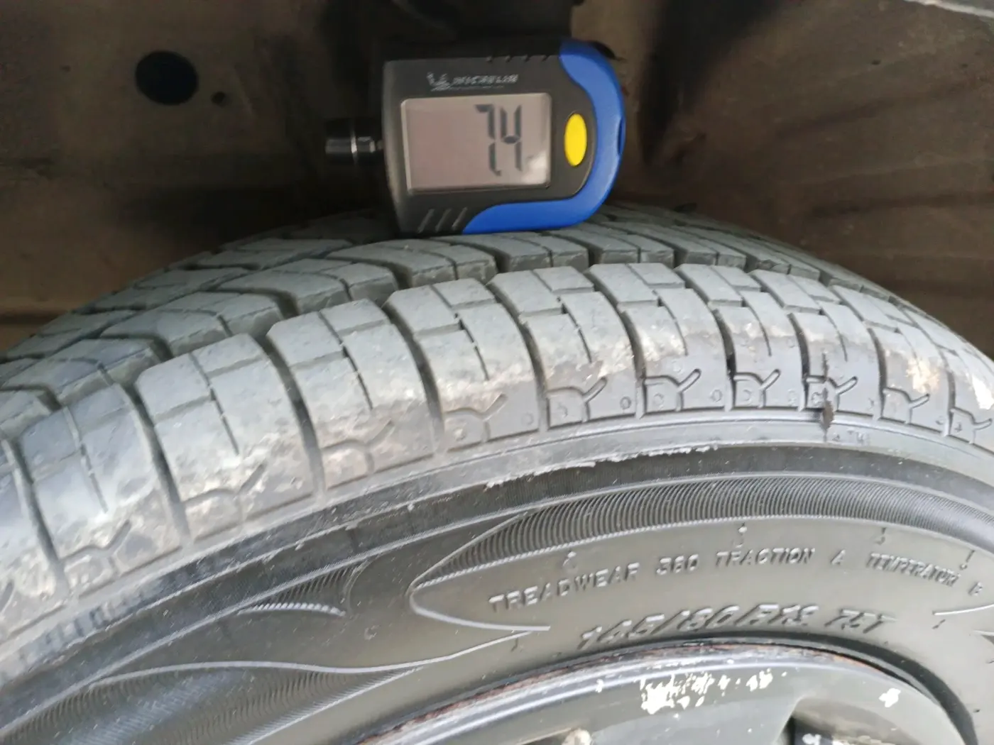 2016 Maruti Wagon R 1.0 LXI CNG, CNG, Manual, 76,121 km, tyre