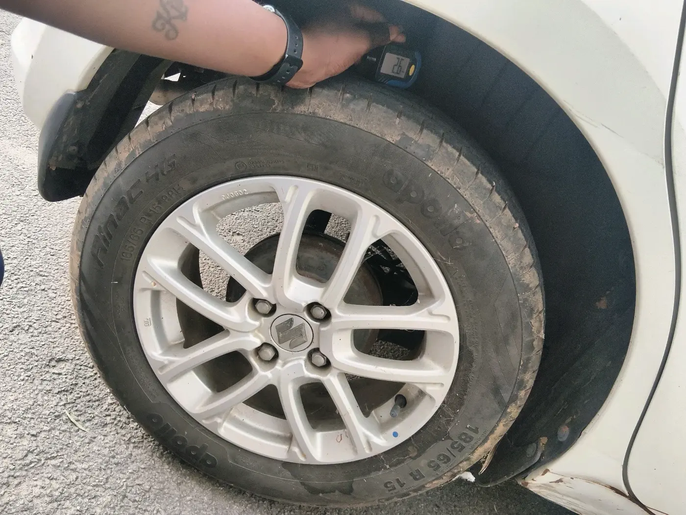 2019 Maruti Swift ZXI AMT, Petrol, Automatic, 42,440 km, tyre
