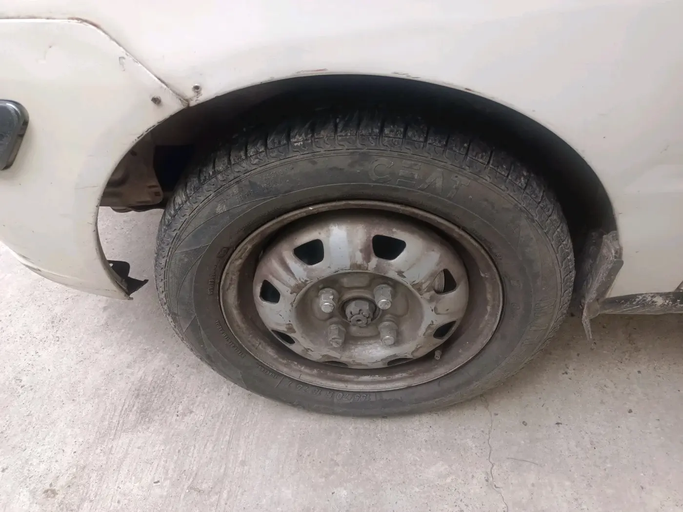 2011 Hyundai Santro Xing GL PLUS, CNG, Manual, 75,827 km, tyre