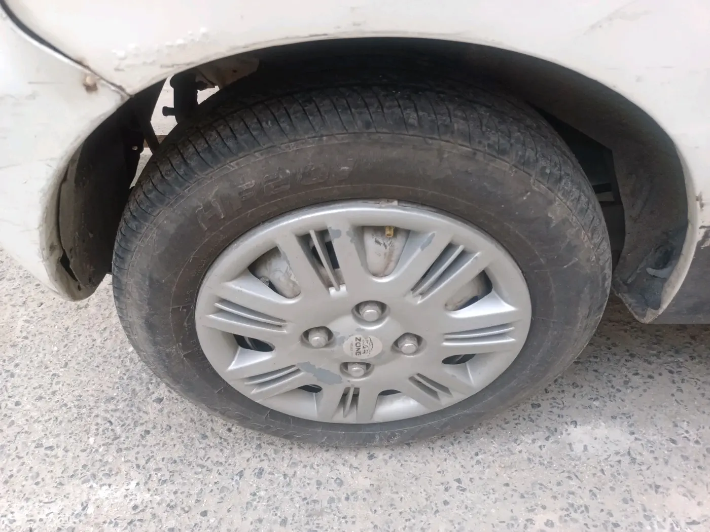 2011 Hyundai Santro Xing GL PLUS, CNG, Manual, 75,827 km, tyre