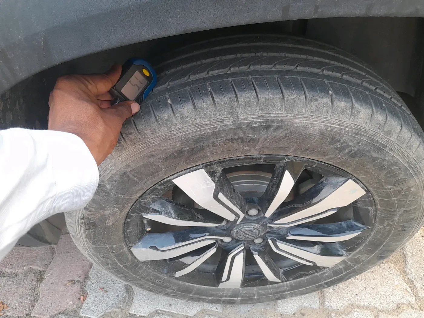 2020 MG HECTOR SMART HYBRID 1.5 PETROL, Petrol, Manual, 21,749 km, tyre