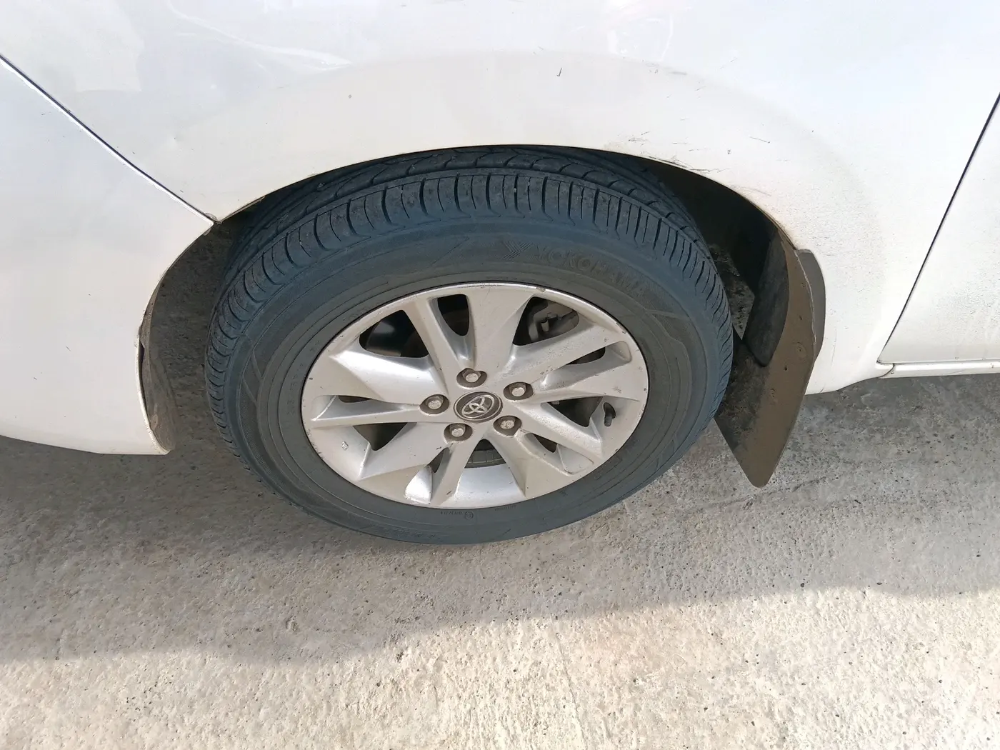 2017 Toyota Innova Crysta 2.4 GX 7 STR, Diesel, Manual, 2,29,220 km, tyre