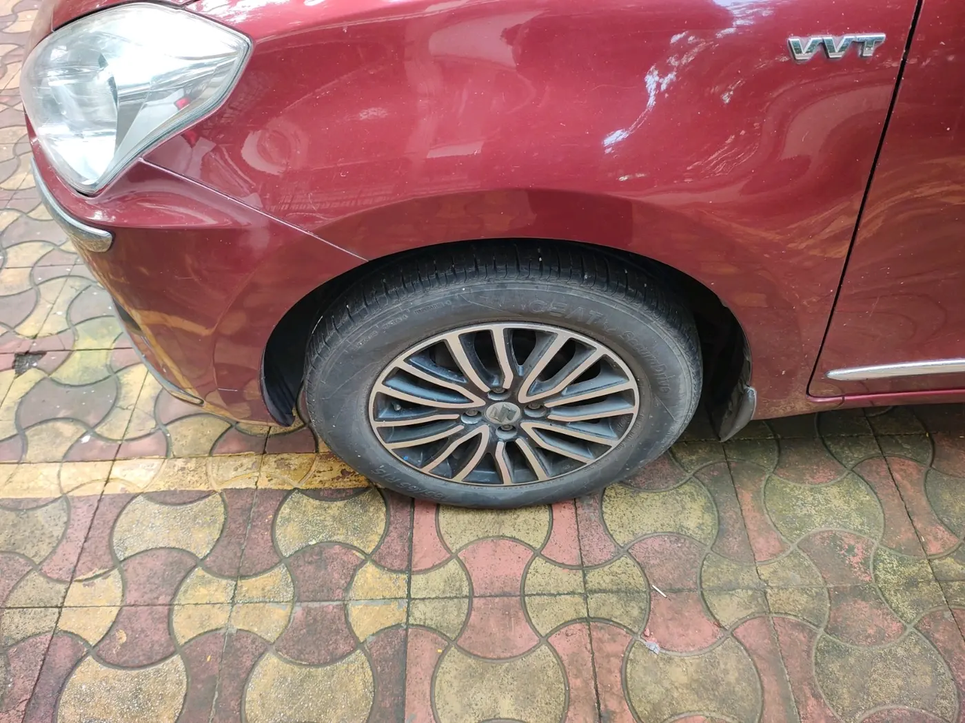 2017 Maruti Dzire VXI AMT, Petrol, Automatic, 67,278 km, tyre