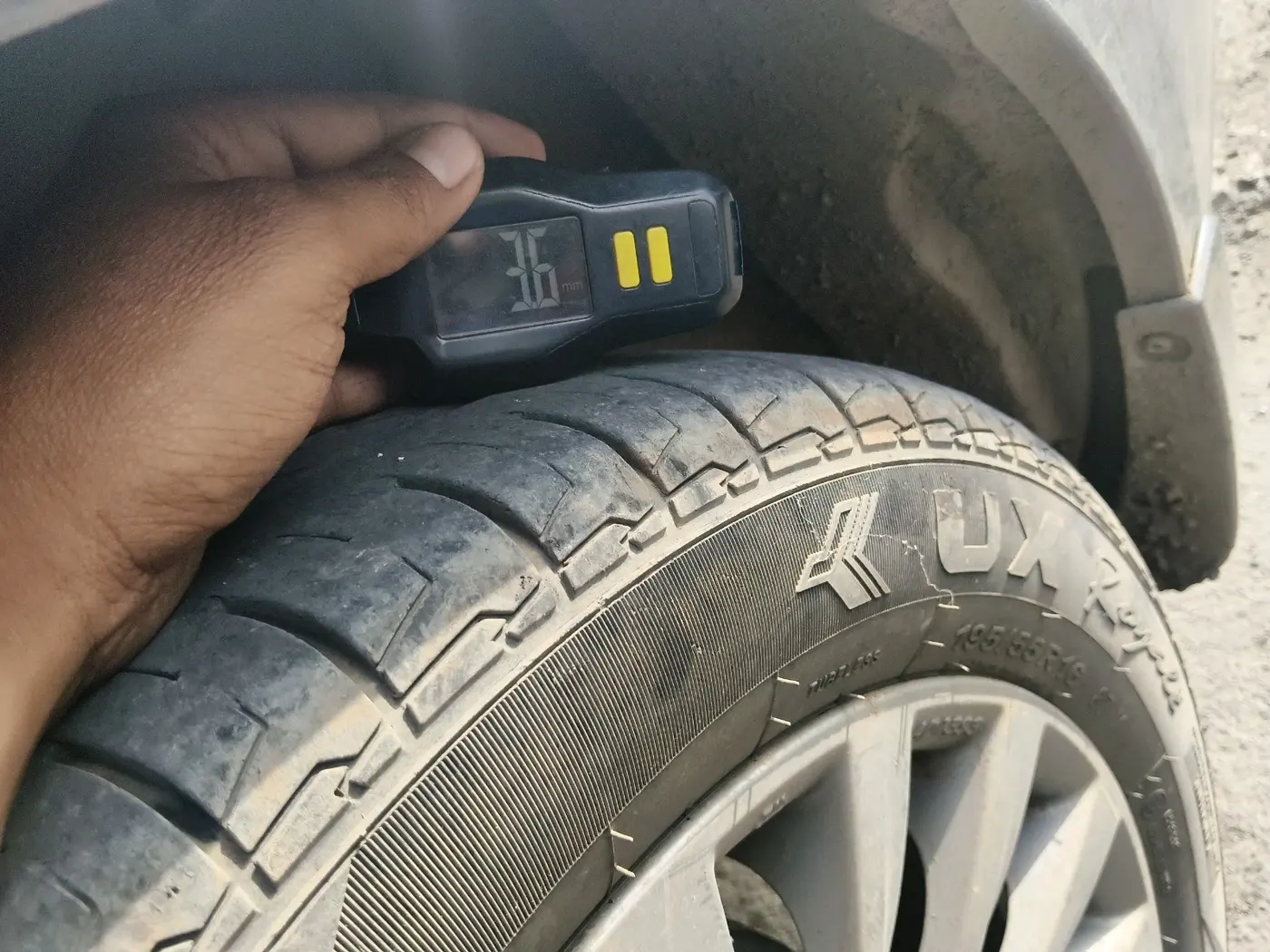 2017 Maruti Ciaz ALPHA DIESEL 1.3, Diesel, Manual, 1,33,008 km, tyre