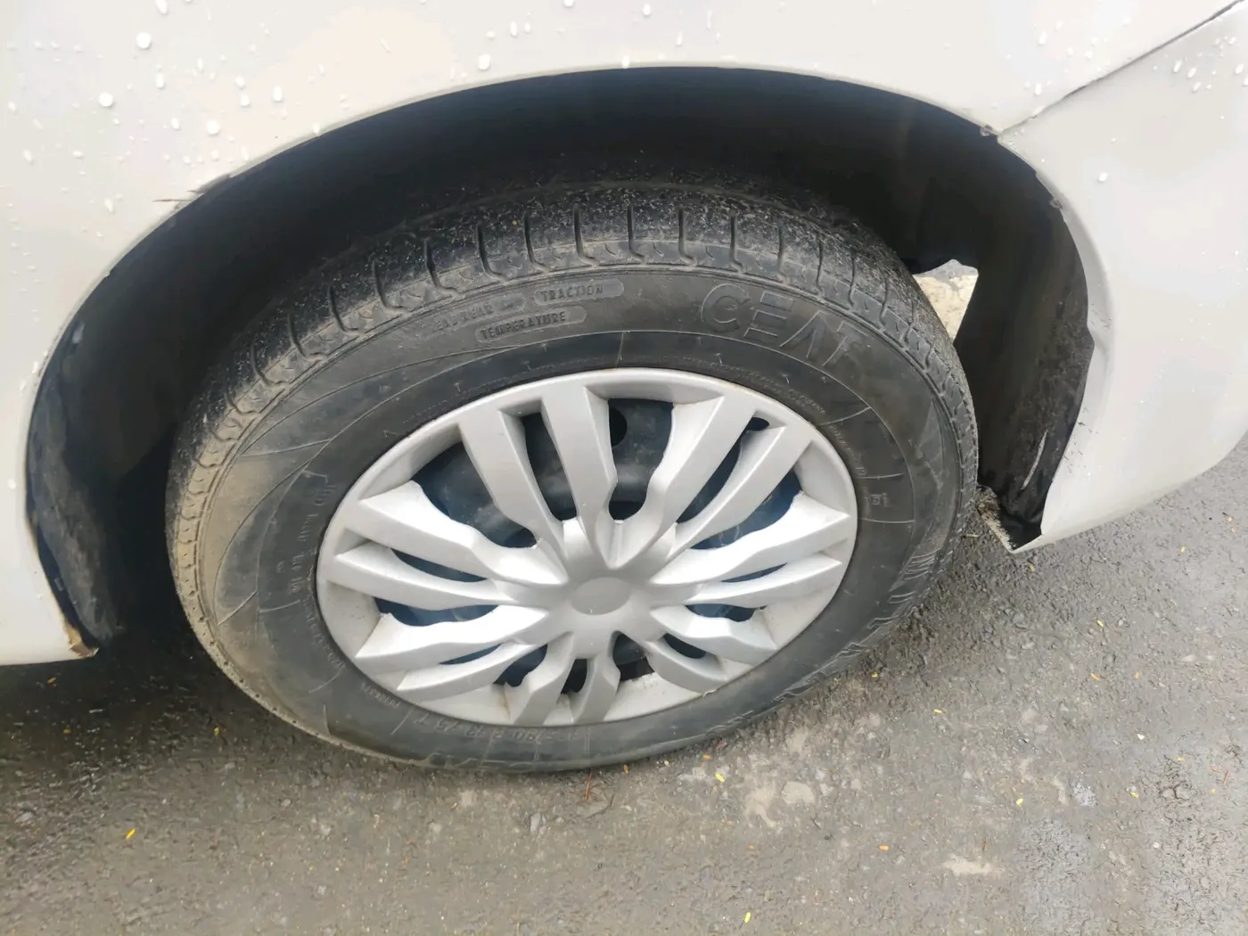 2017 Maruti Wagon R 1.0 LXI, CNG, Manual, 63,125 km, tyre
