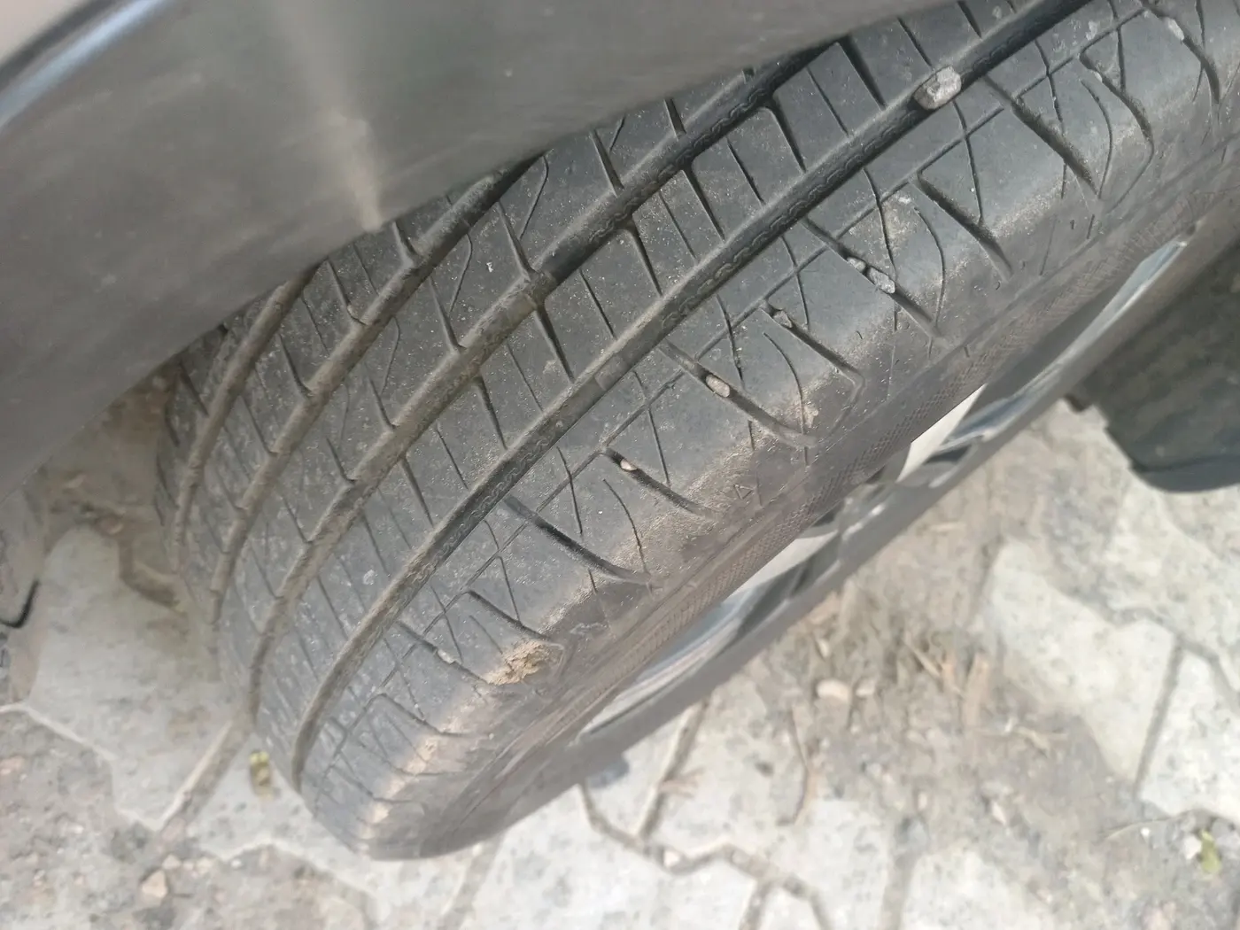 2017 Maruti S Cross ALPHA 1.3, Diesel, Manual, 1,84,984 km, tyre