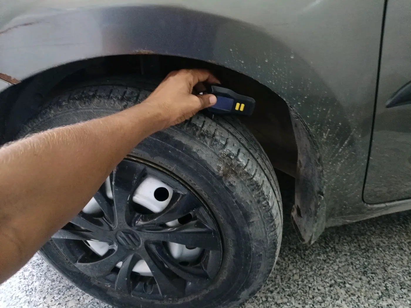 2020 Maruti Dzire LXI, CNG, Manual, 34,472 km, tyre