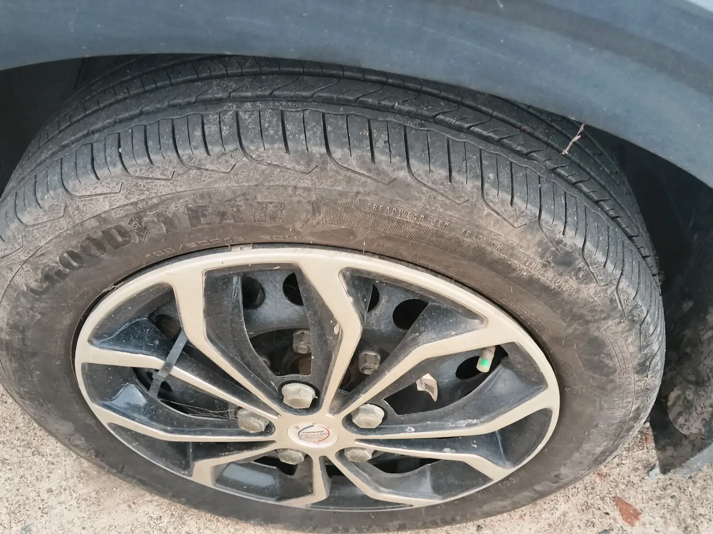 2023 Tata NEXON PURE 1.2 PETROL, Petrol, Manual, 4,779 km, tyre