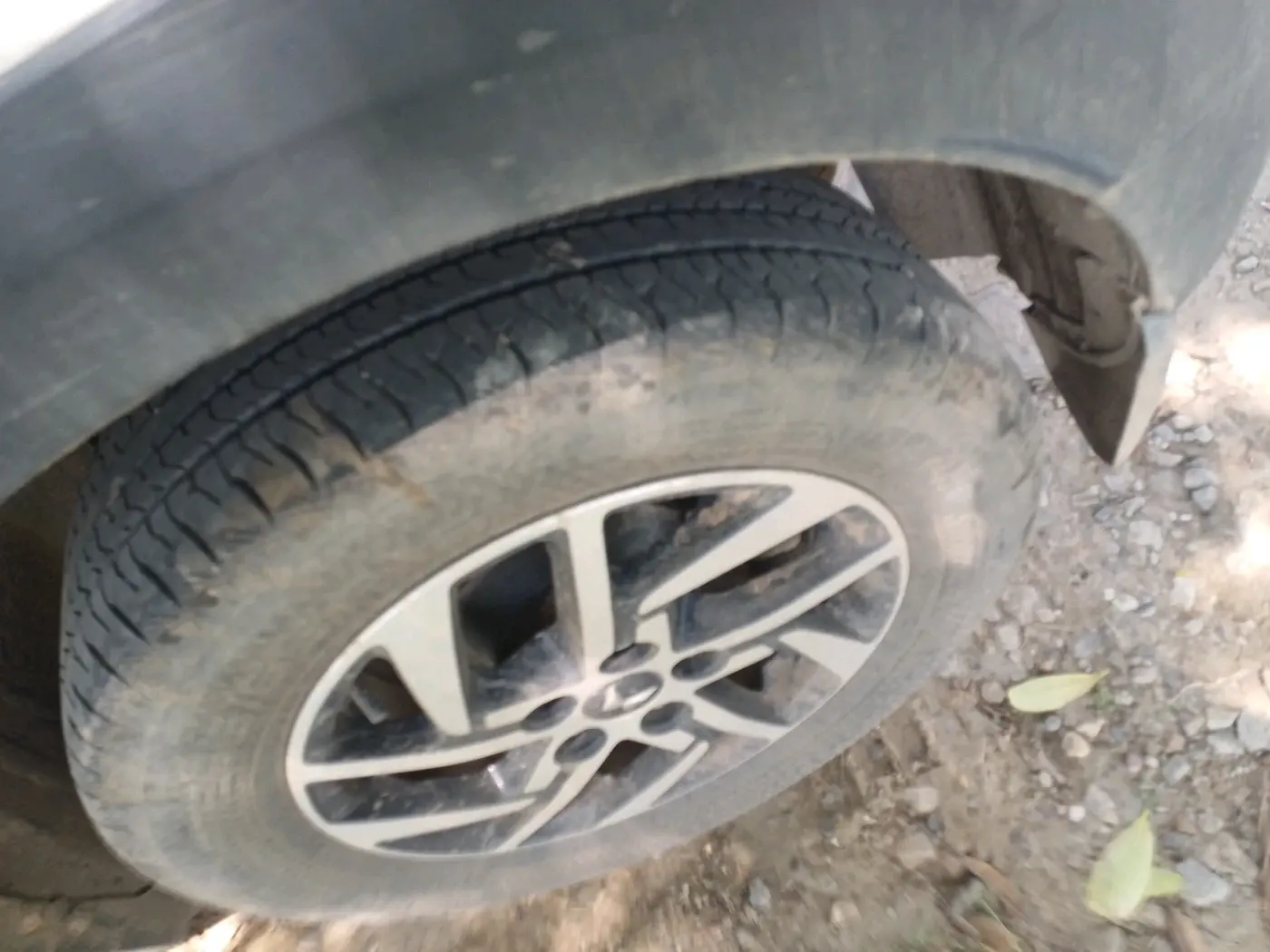 2024 Mahindra XUV 3XO AX5 1.5 Turbo Diesel, Diesel, Manual, 27,424 km, tyre