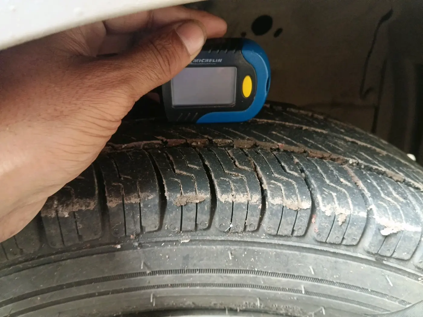 2013 Maruti Wagon R 1.0 LXI CNG, CNG, Manual, 85,379 km, tyre