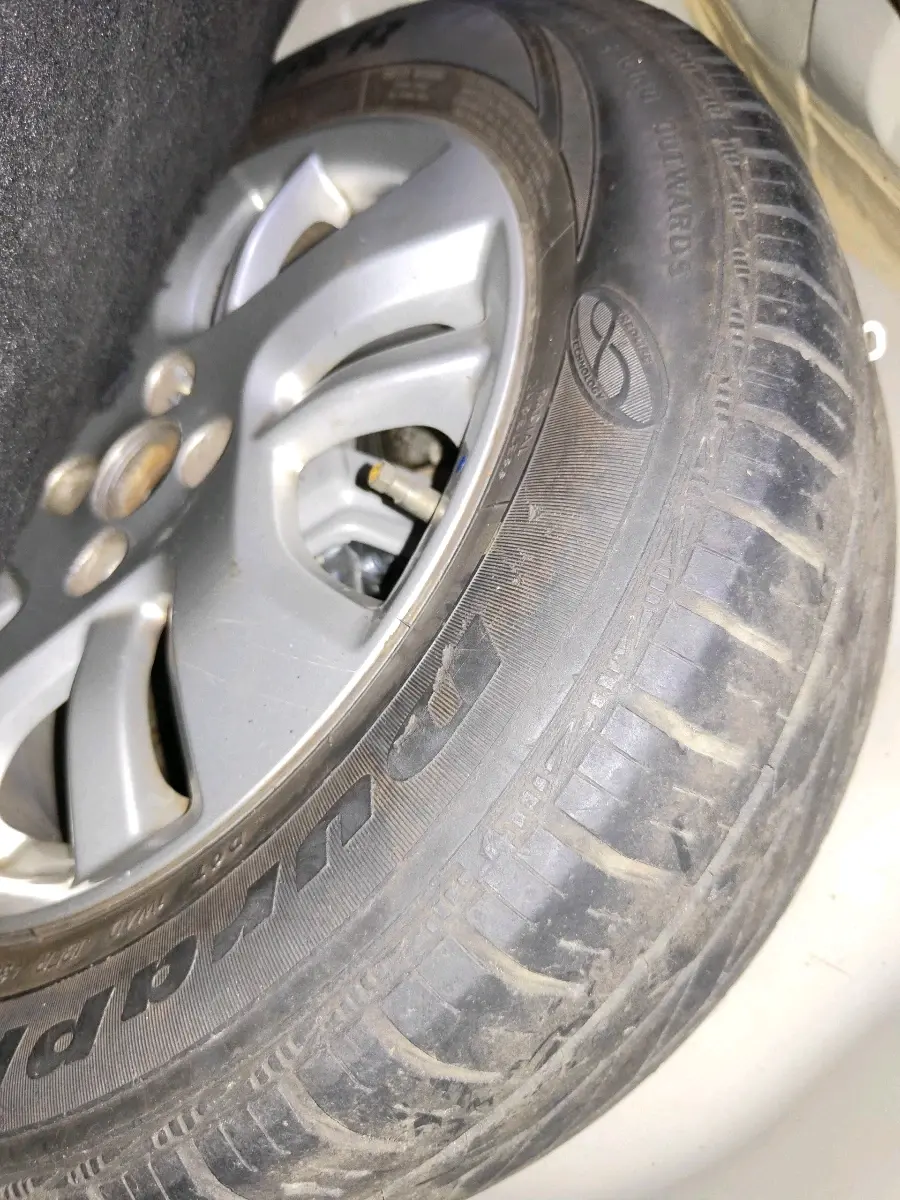 2014 Maruti Swift Dzire ZXI, Petrol, Manual, 87,762 km, tyre