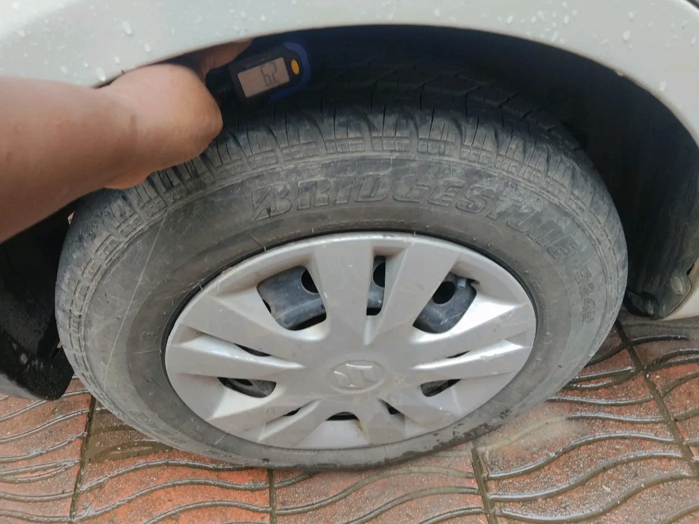 2012 Maruti Swift Dzire VXI, Petrol, Manual, 1,10,767 km, tyre