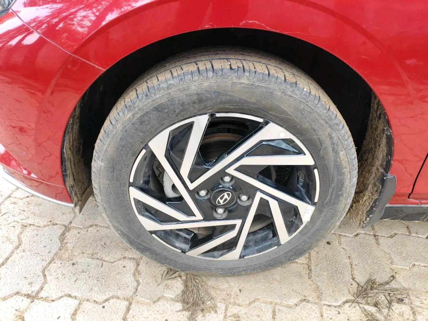 2024 Hyundai NEW I20 ASTA (O) 1.2 MT, Petrol, Manual, 22,174 km, tyre