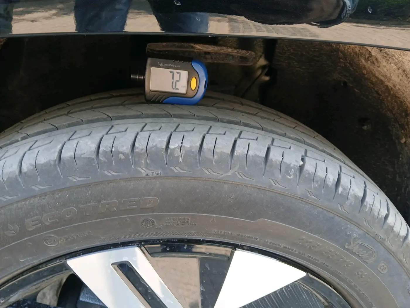 2026 Tata Sierra Accomplished Plus 1.5 Turbo Hyperion AT, Petrol, Automatic, 1,599 km, tyre