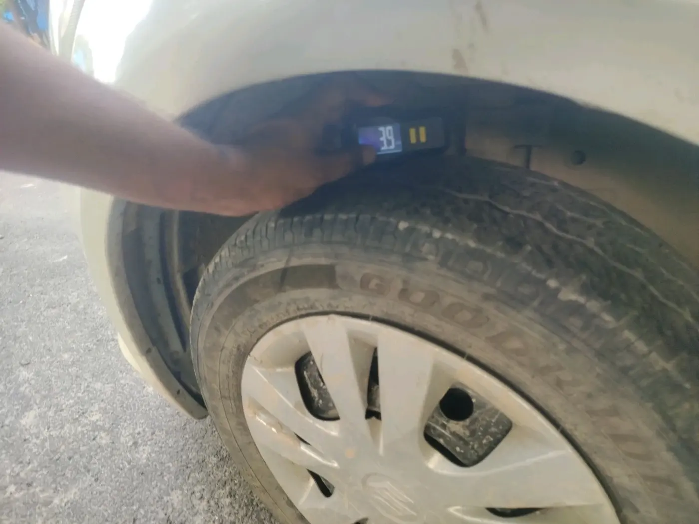 2014 Maruti Swift Dzire VDI, Diesel, Manual, 83,604 km, tyre