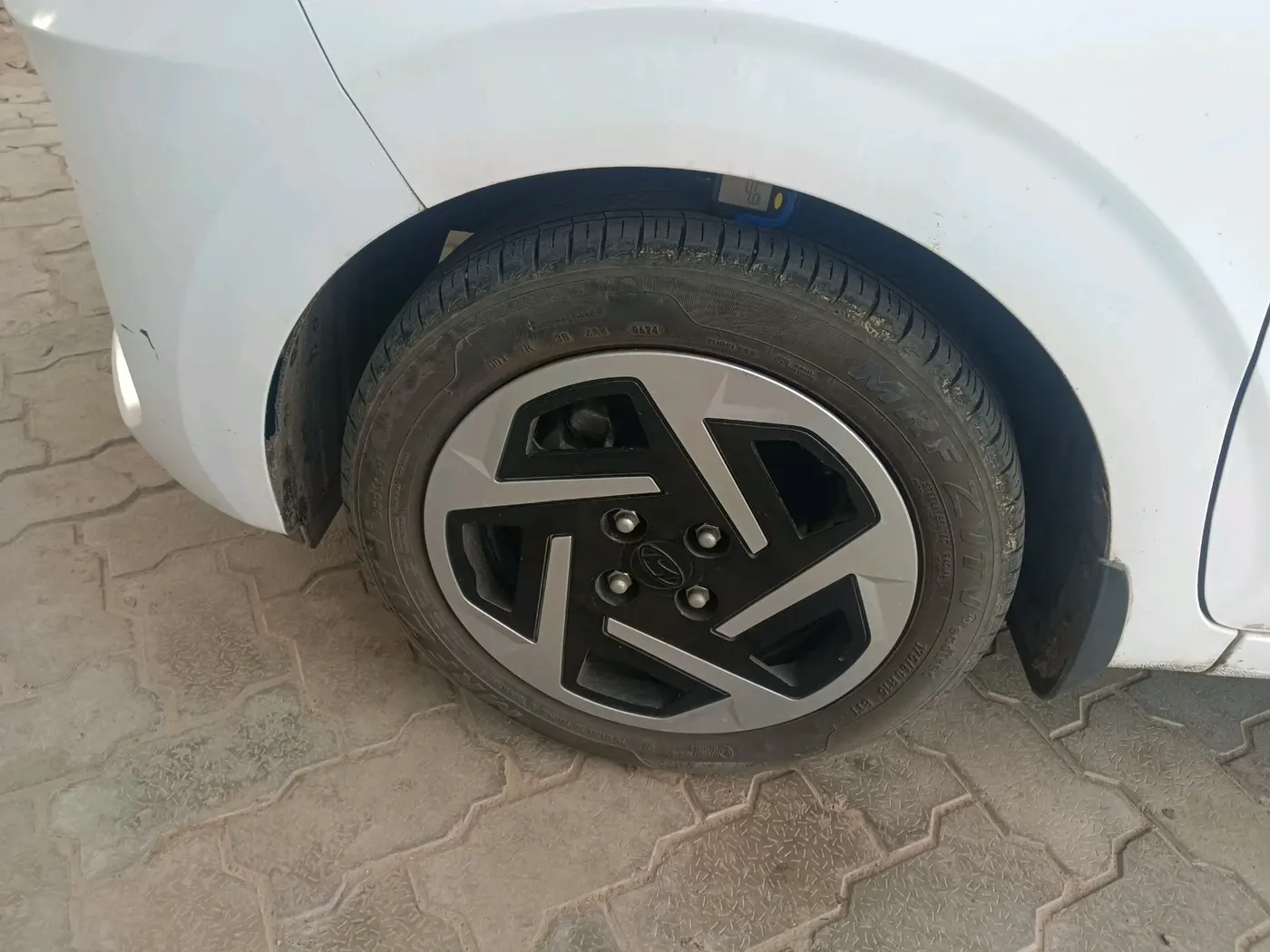 2024 Hyundai GRAND I10 NIOS SPORTZ 1.2 KAPPA VTVT, Petrol, Manual, 32,489 km, tyre