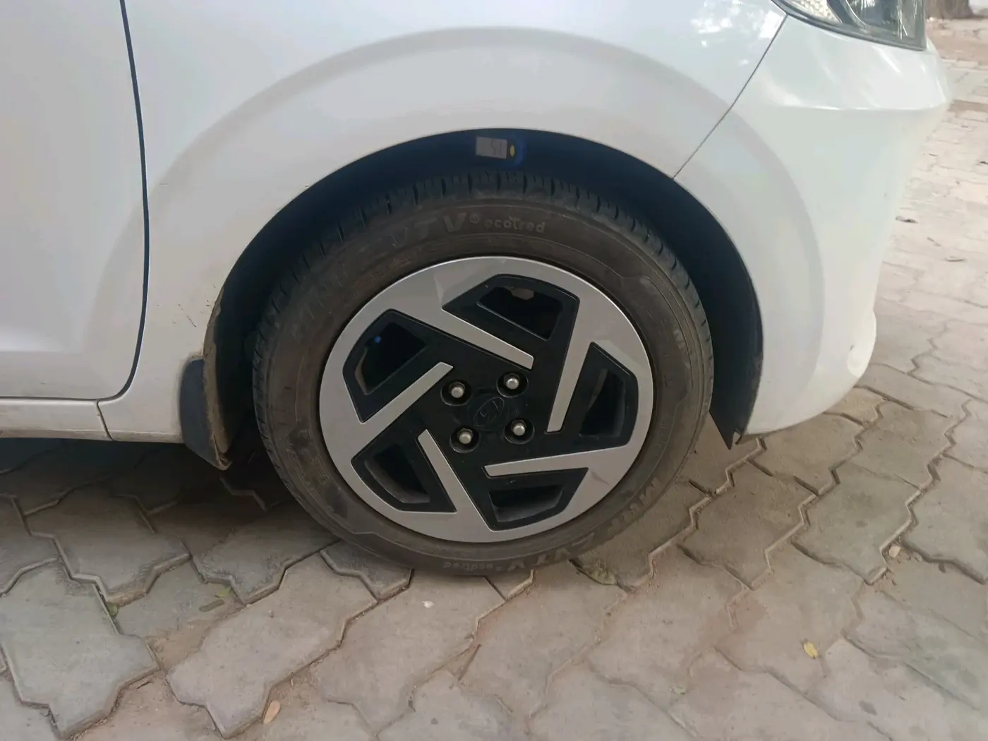 2024 Hyundai GRAND I10 NIOS SPORTZ 1.2 KAPPA VTVT, Petrol, Manual, 32,489 km, tyre