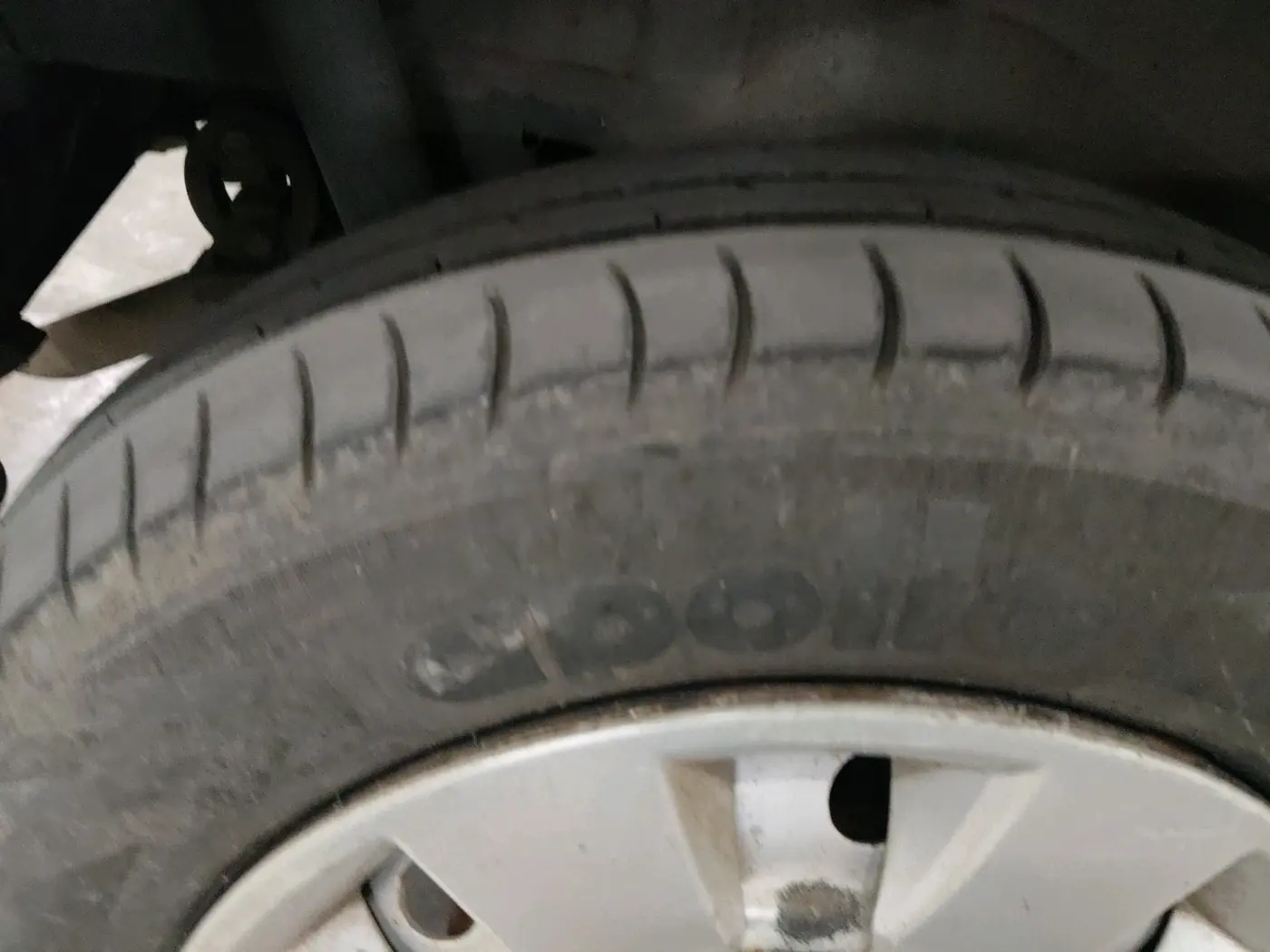 2018 Maruti Wagon R 1.0 LXI CNG, CNG, Manual, 96,655 km, tyre