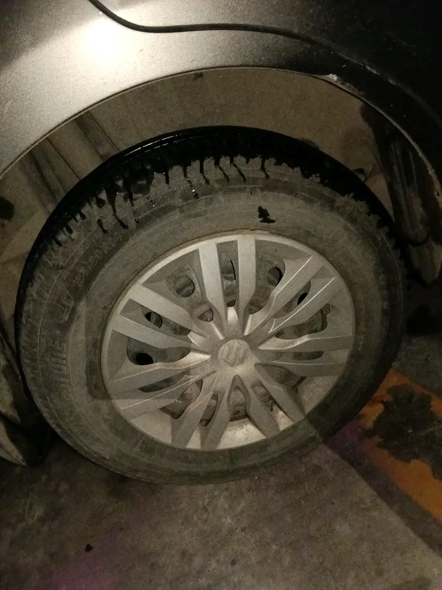 2020 Maruti Dzire VXI AMT, Petrol, Automatic, 49,261 km, tyre