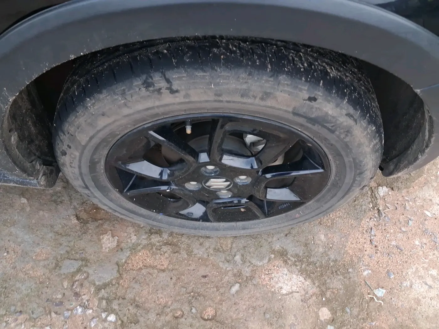 2023 Maruti IGNIS ZETA 1.2 AMT, Petrol, Automatic, 17,283 km, tyre