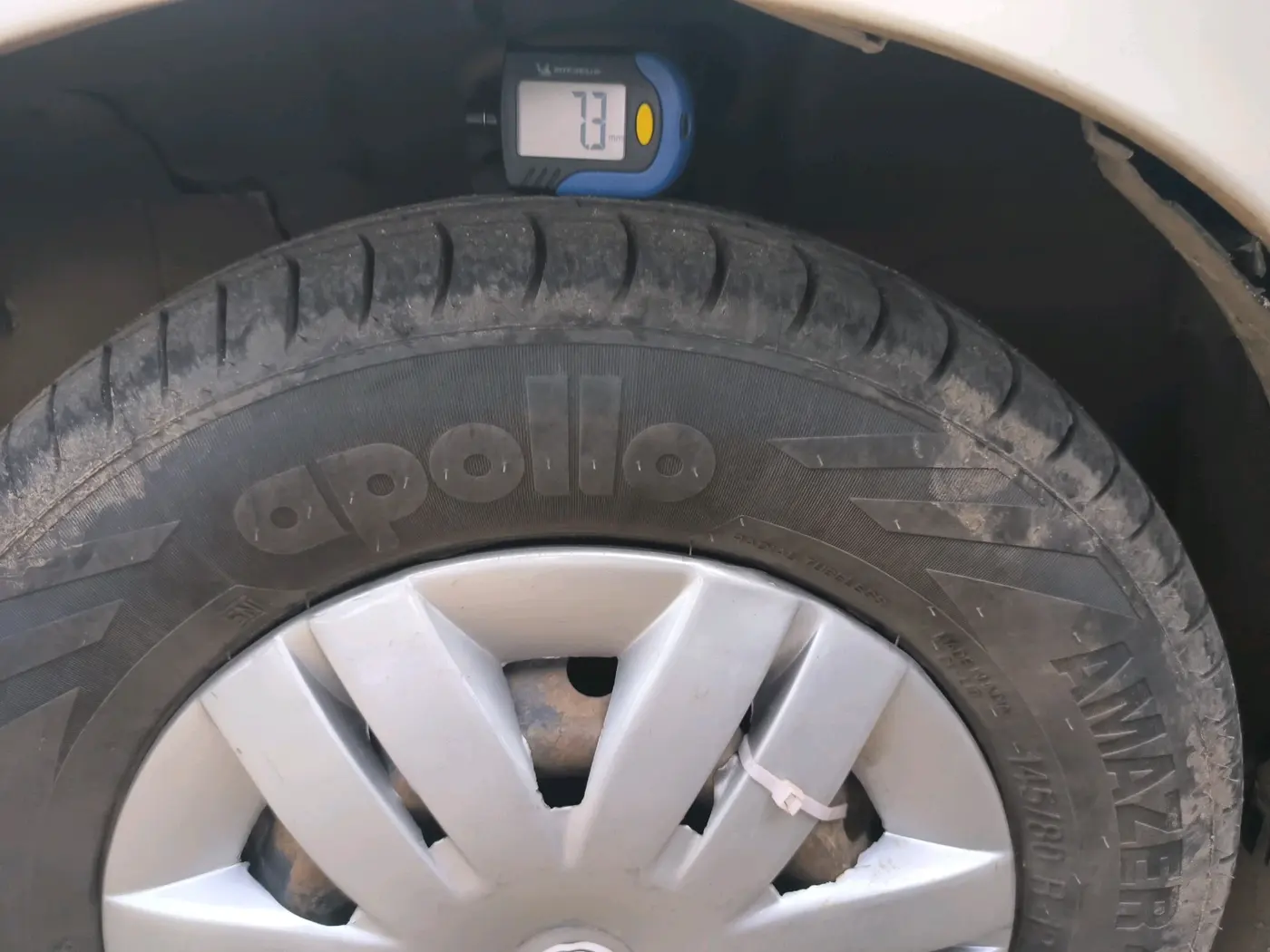 2017 Maruti Alto 800 LXI, CNG, Manual, 1,99,035 km, tyre