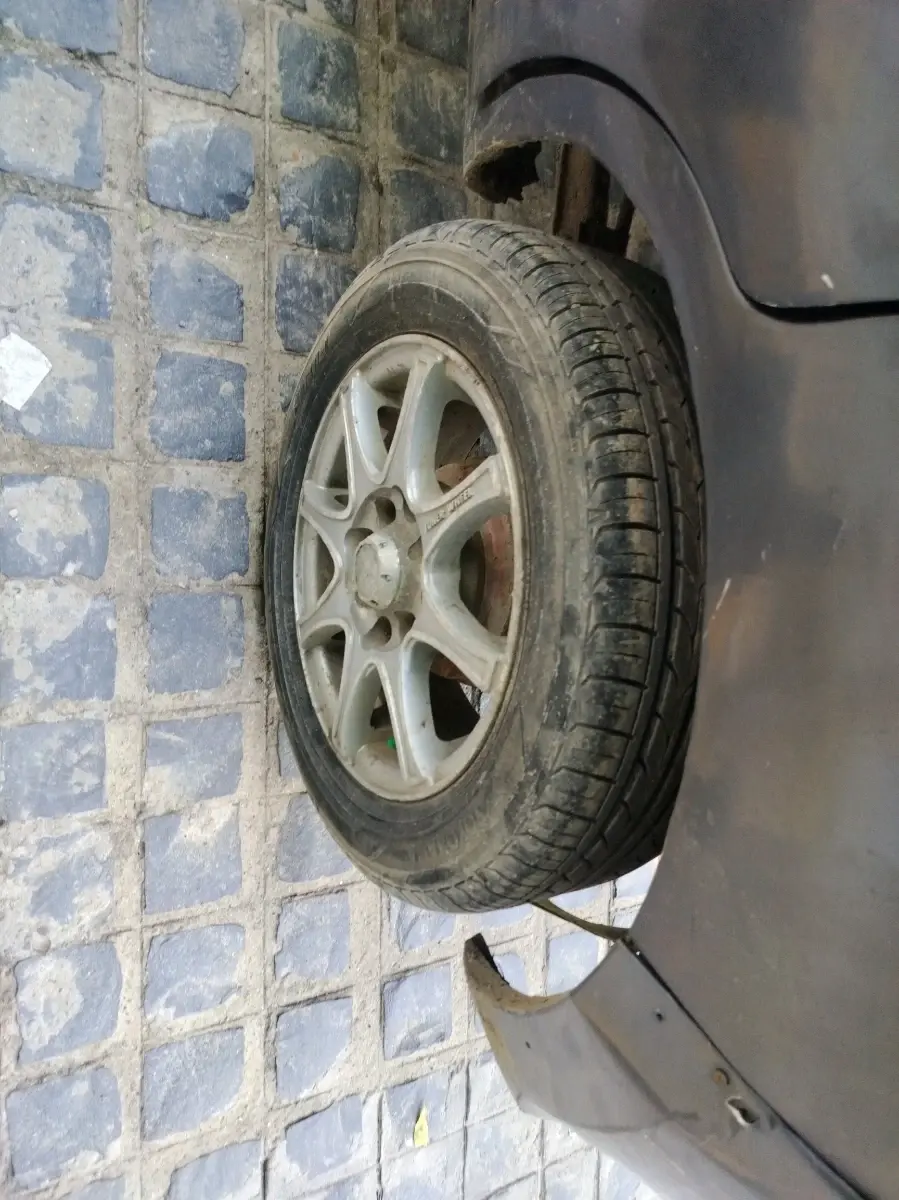 2017 Maruti Alto 800 LXI, CNG, Manual, 56,374 km, tyre