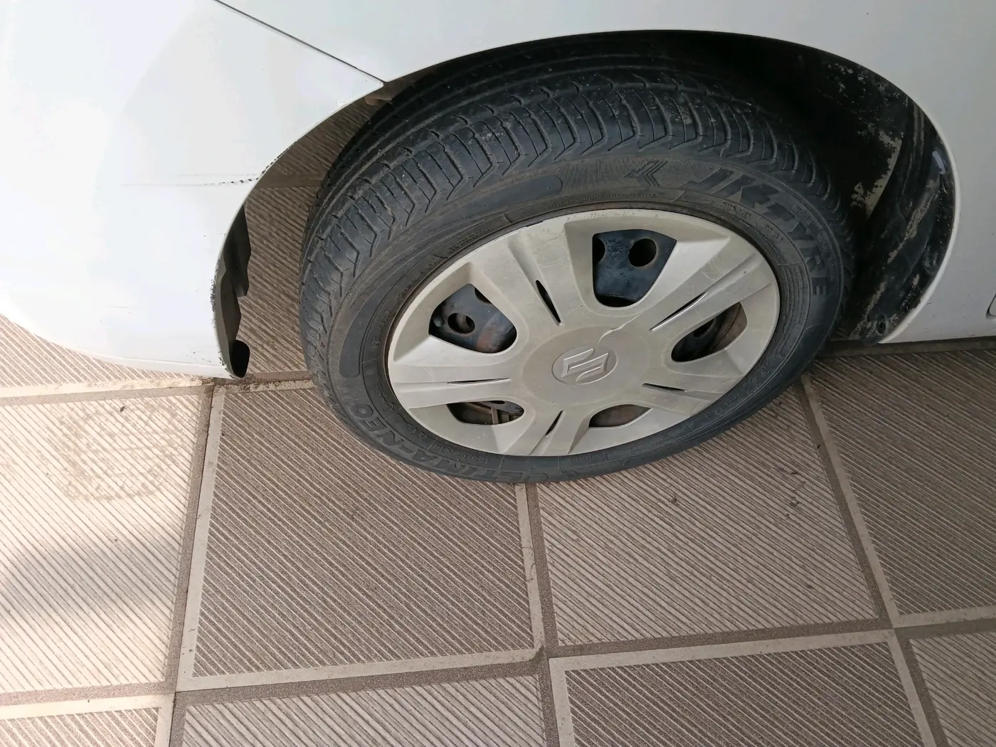 2012 Maruti Wagon R 1.0 VXI, Petrol, Manual, 26,753 km, tyre