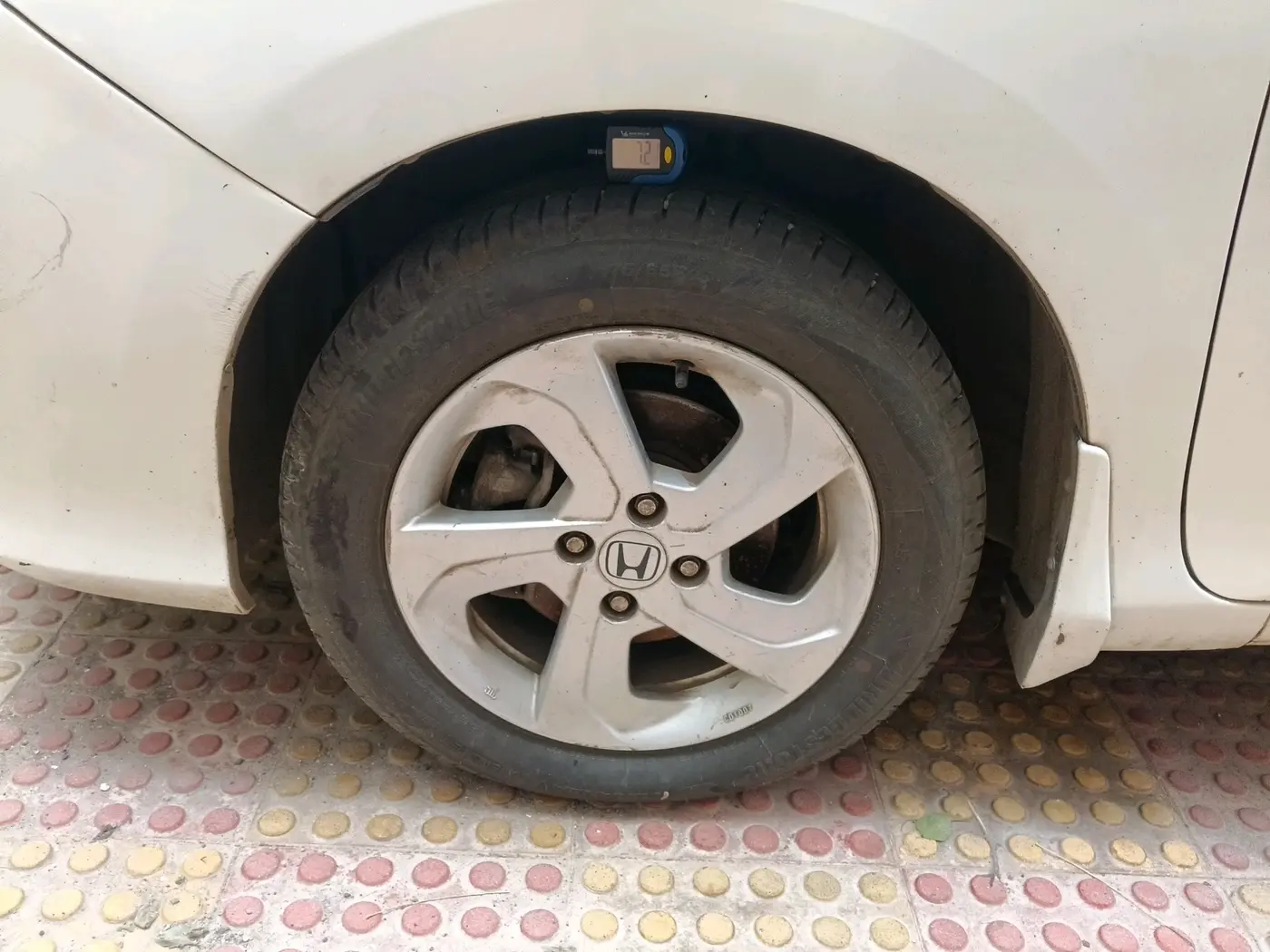 2016 Honda City 1.5L I-VTEC VX CVT, Petrol, Automatic, 1,76,983 km, tyre