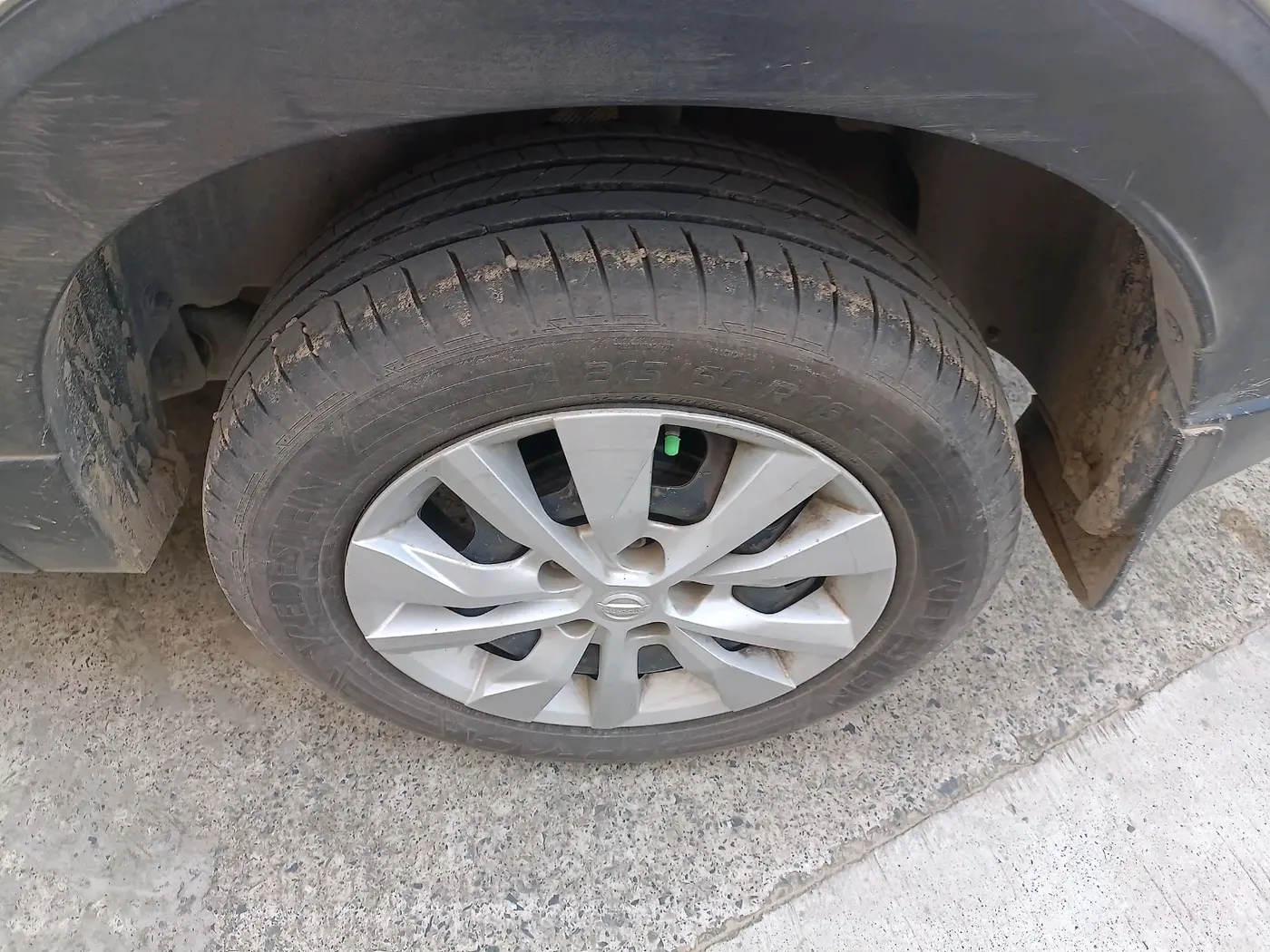 2019 Nissan Kicks XL 1.5, Petrol, Manual, 82,368 km, tyre