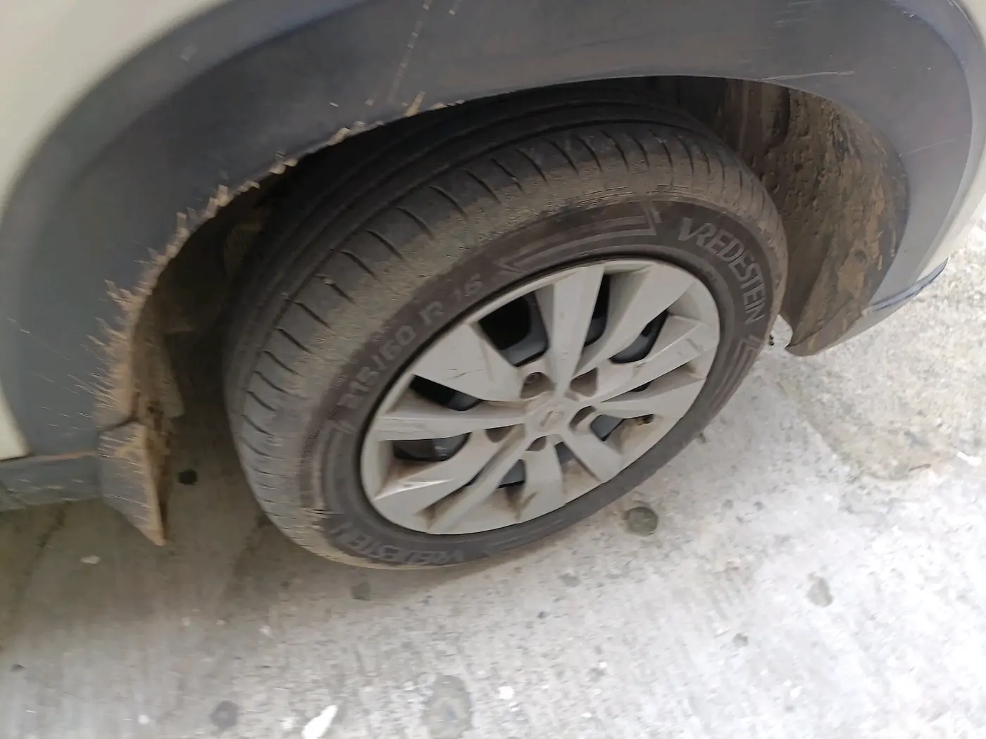 2019 Nissan Kicks XL 1.5, Petrol, Manual, 82,368 km, tyre