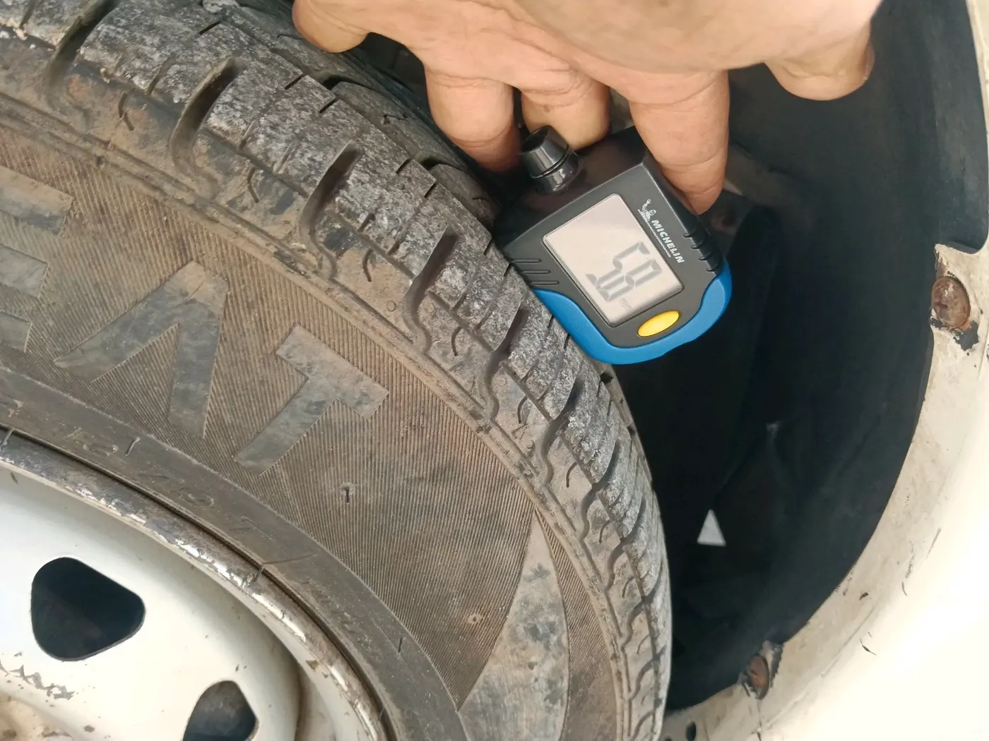 2015 Tata Indica EV2 LS, Diesel, Manual, 1,23,191 km, tyre