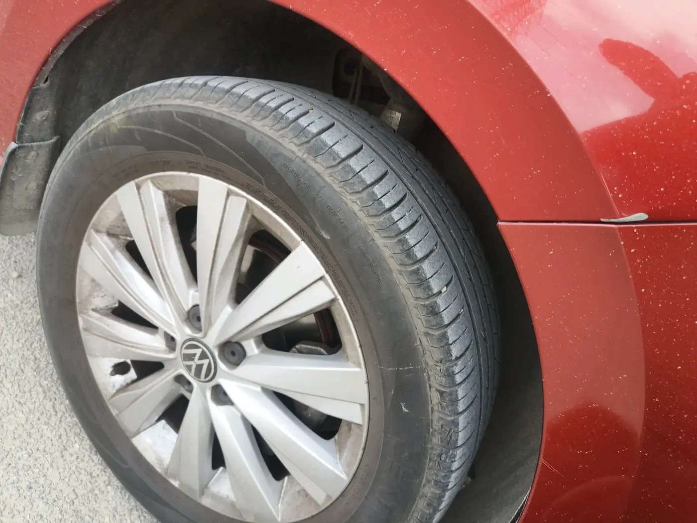 2022 Volkswagen VIRTUS HIGHLINE TSI 1.0 AT, Petrol, Automatic, 25,018 km, tyre